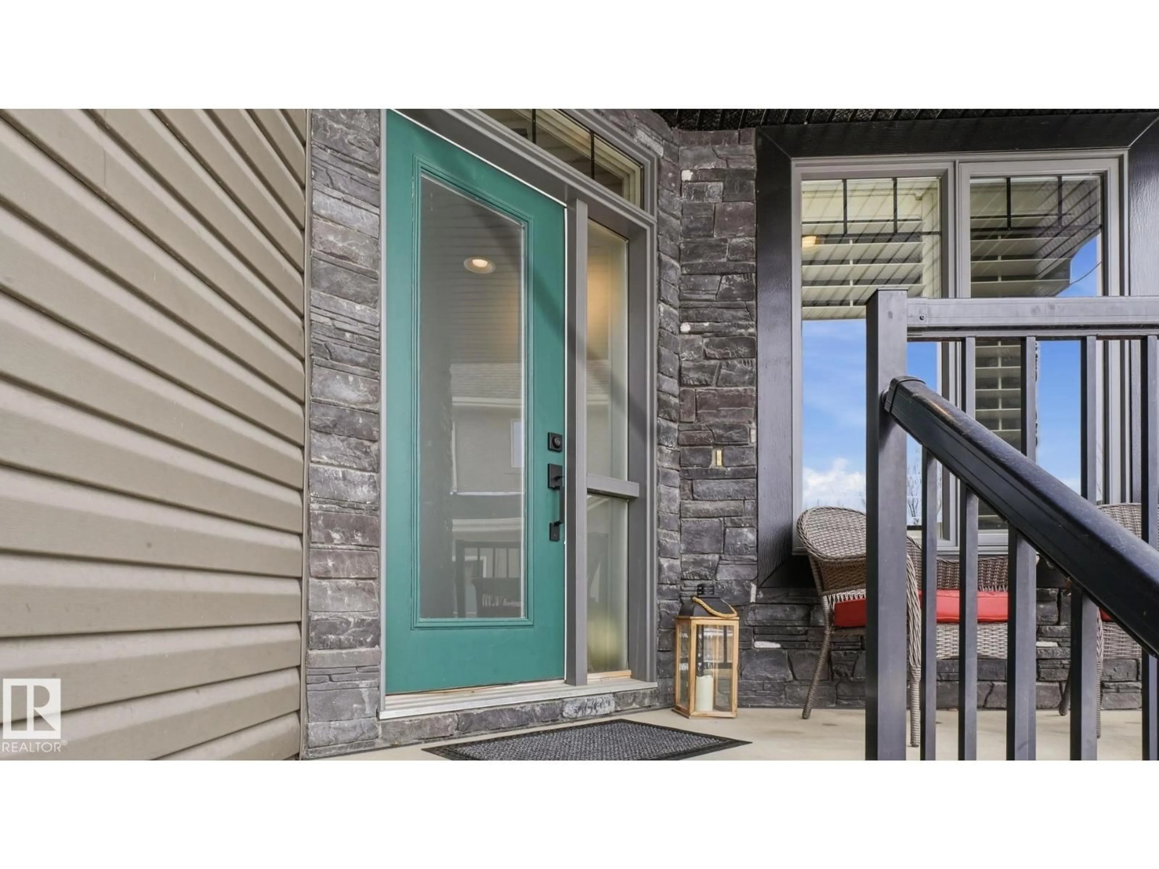 Indoor entryway for 131 NORTH RIDGE DR, St. Albert Alberta T8N4C2