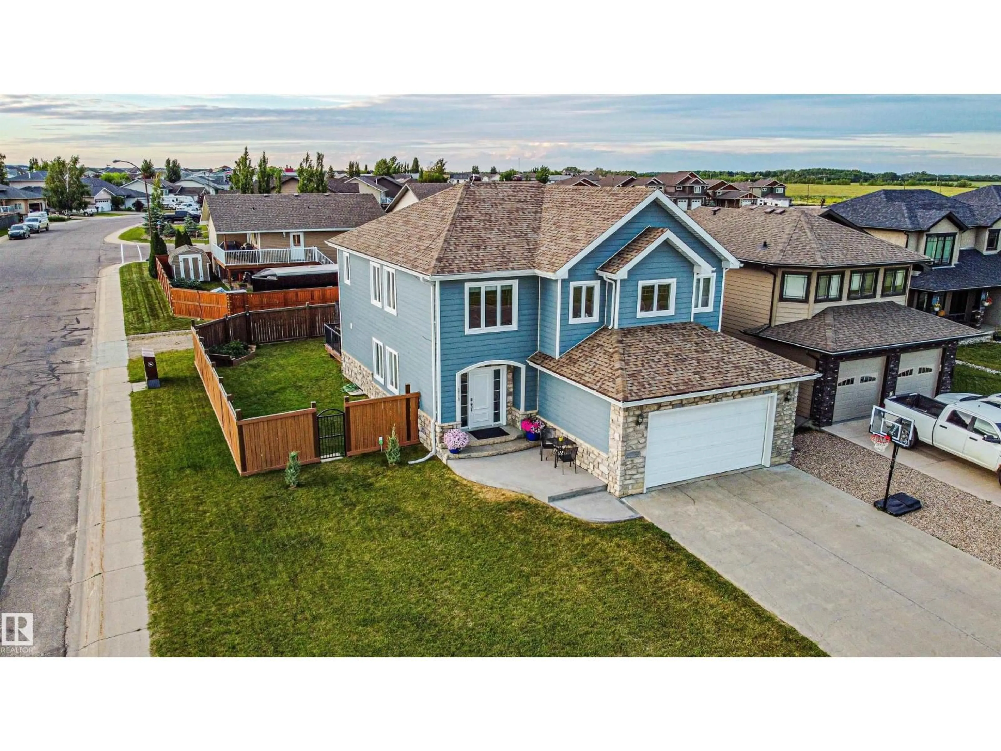A pic from outside/outdoor area/front of a property/back of a property/a pic from drone, street for 3719 LAKESHORE DR, Bonnyville Town Alberta T9N0A4