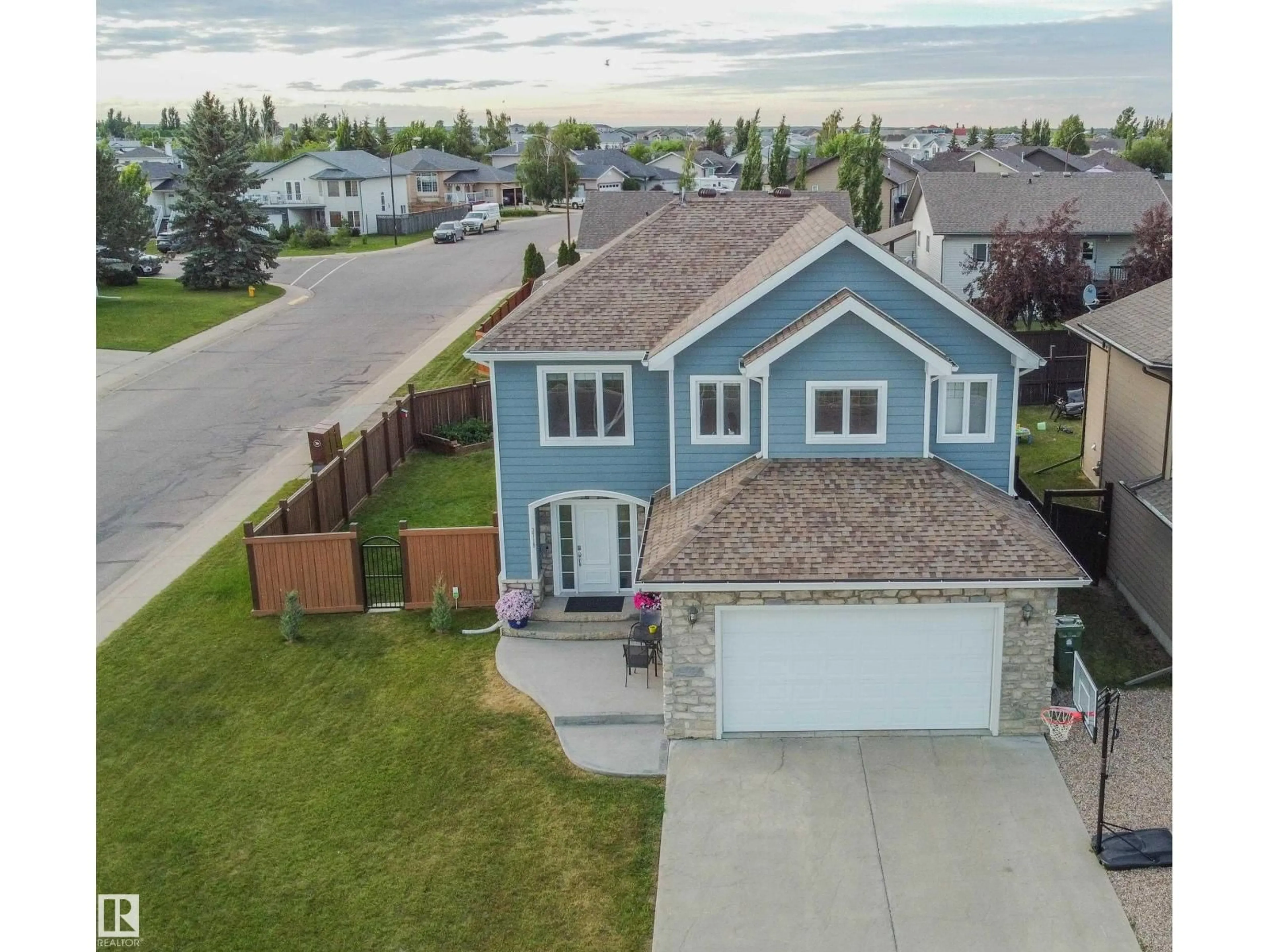 A pic from outside/outdoor area/front of a property/back of a property/a pic from drone, street for 3719 LAKESHORE DR, Bonnyville Town Alberta T9N0A4