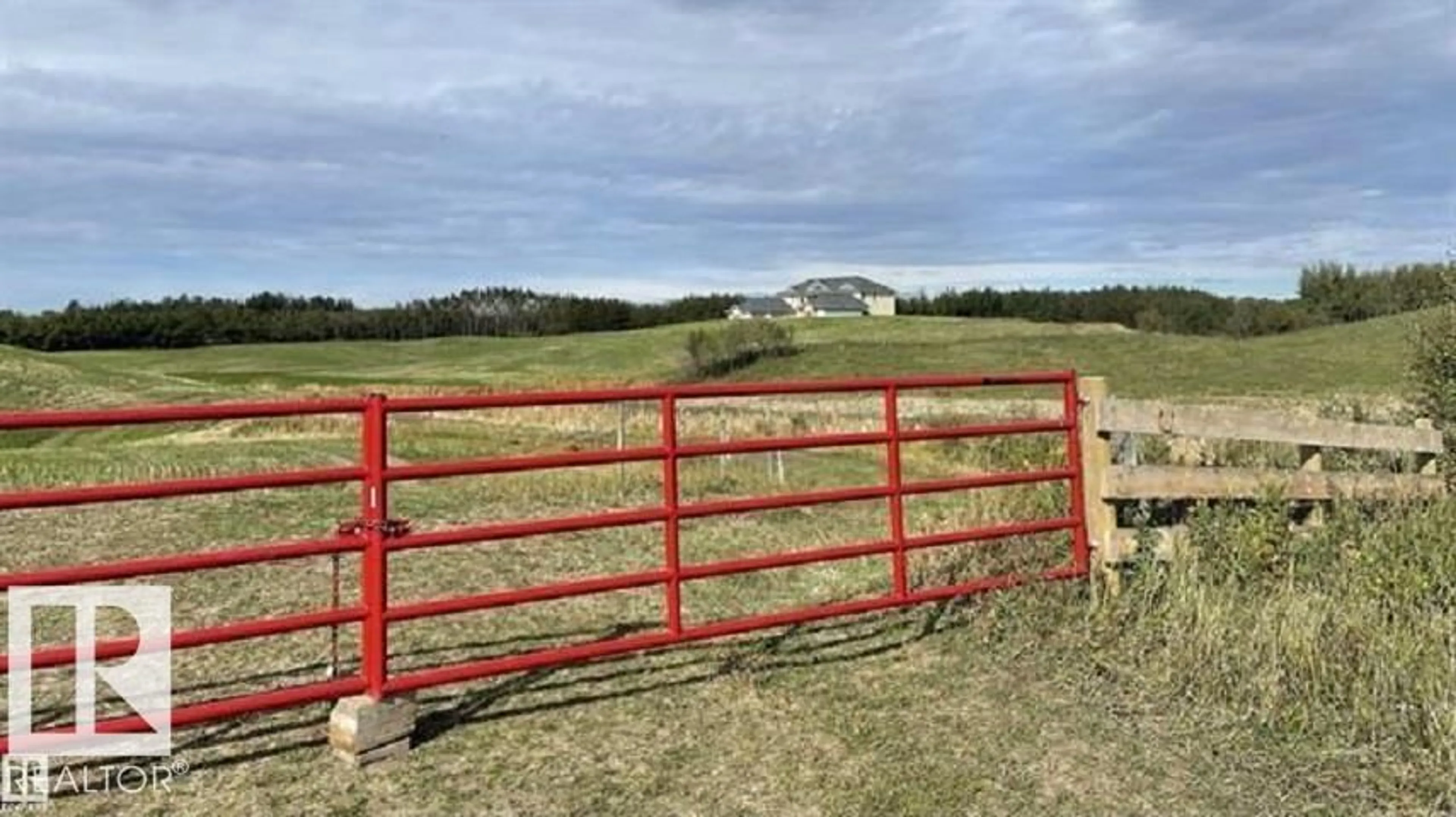 A pic from outside/outdoor area/front of a property/back of a property/a pic from drone, unknown for 49156 HYW 623, Rural Camrose County Alberta T4V2N1