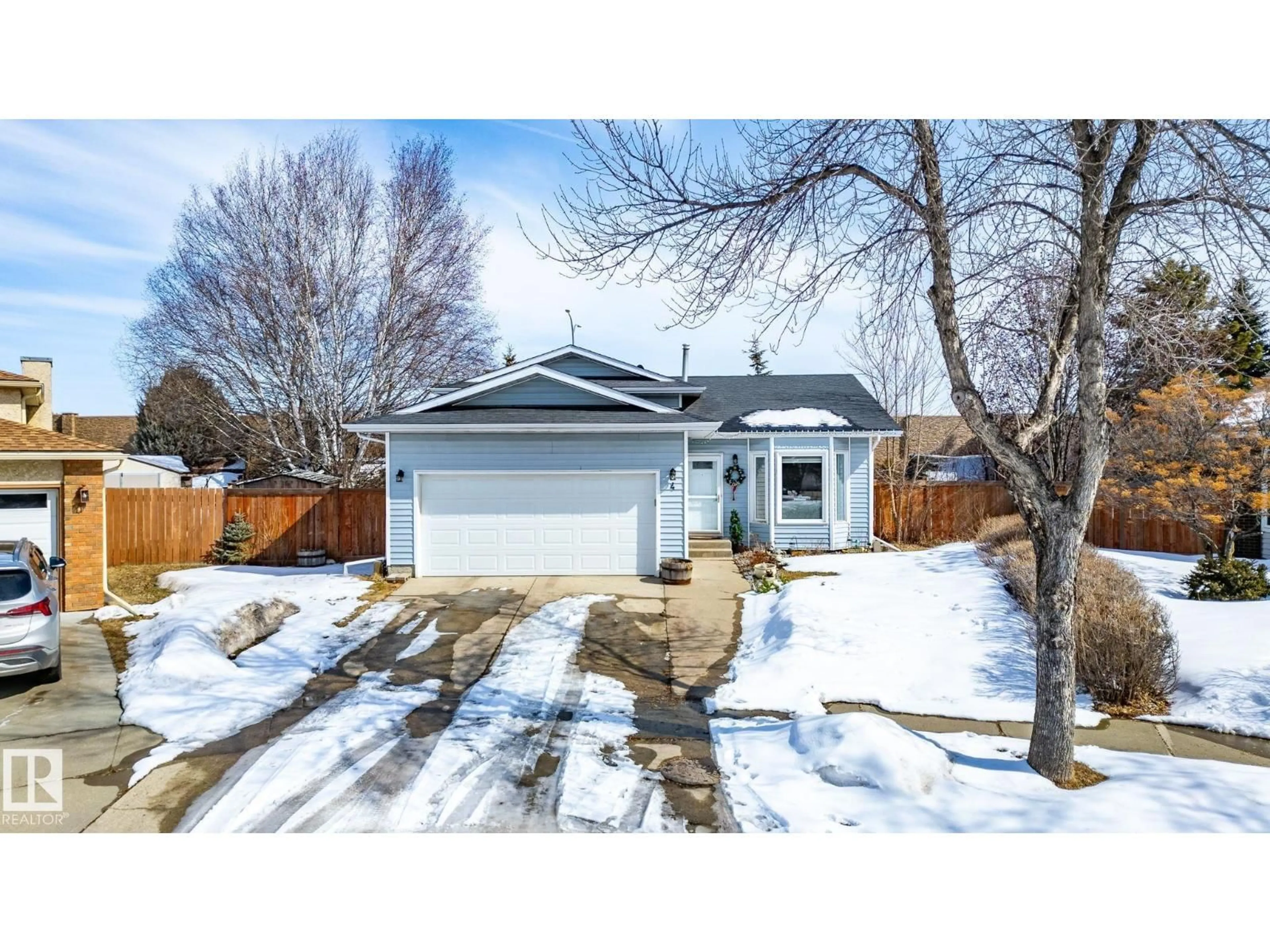 A pic from outside/outdoor area/front of a property/back of a property/a pic from drone, street for 4 DORSET PL, St. Albert Alberta T8N5L8