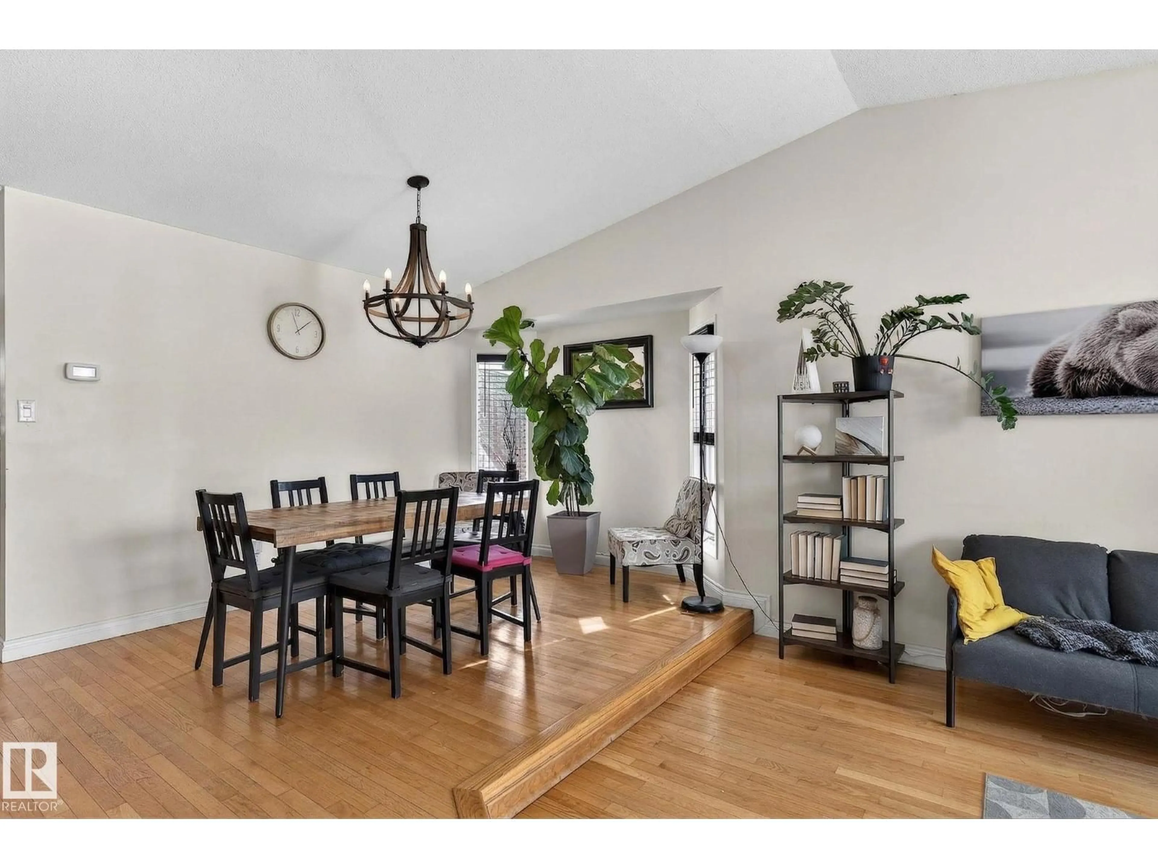Dining room, wood/laminate floor for 4 DORSET PL, St. Albert Alberta T8N5L8