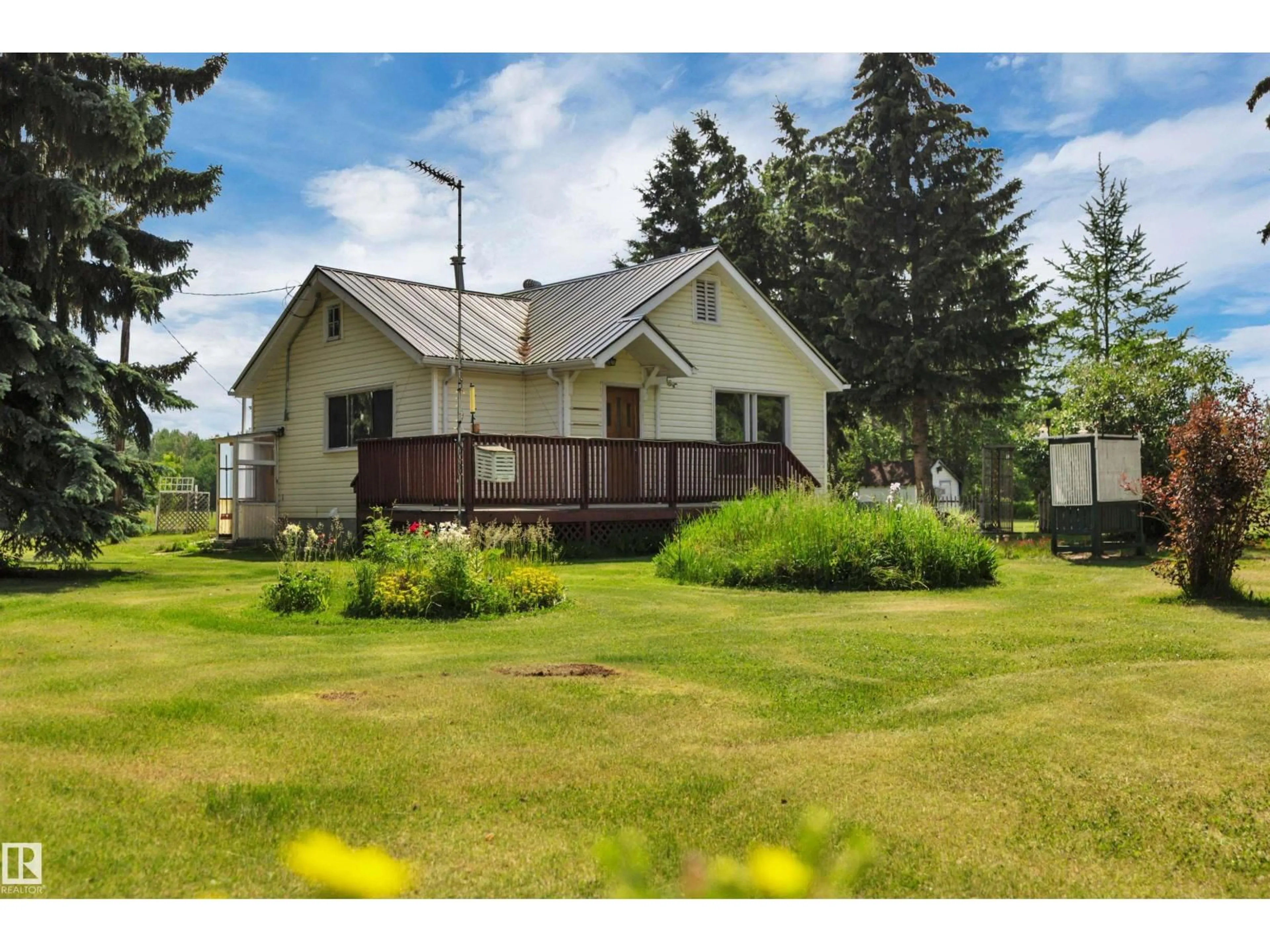 A pic from outside/outdoor area/front of a property/back of a property/a pic from drone, unknown for 2137 TWP ROAD 490, Rural Leduc County Alberta T0C2P0