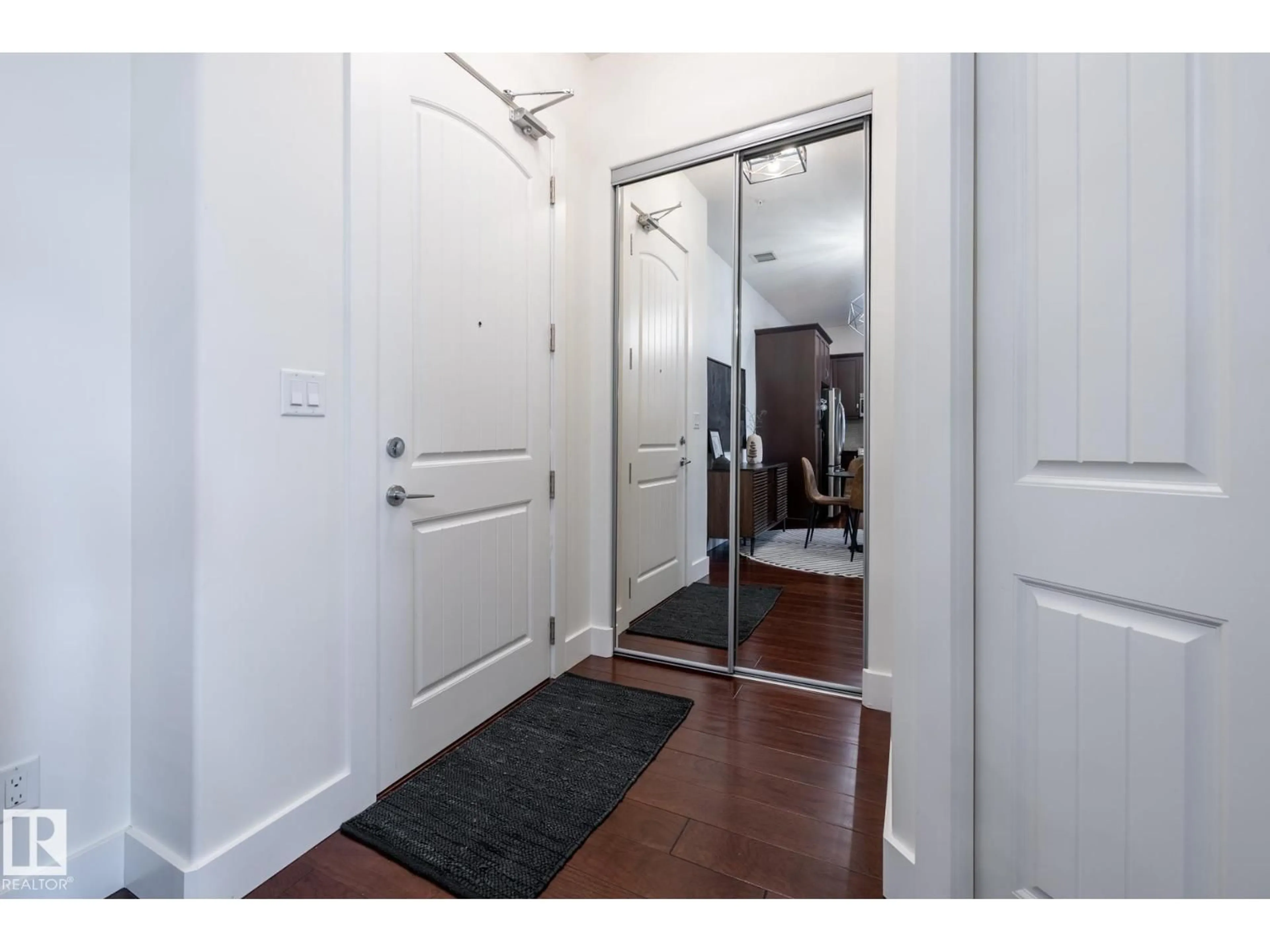 Indoor entryway for 6079 - 454 MAYNARD WY, Edmonton Alberta T6R0S4
