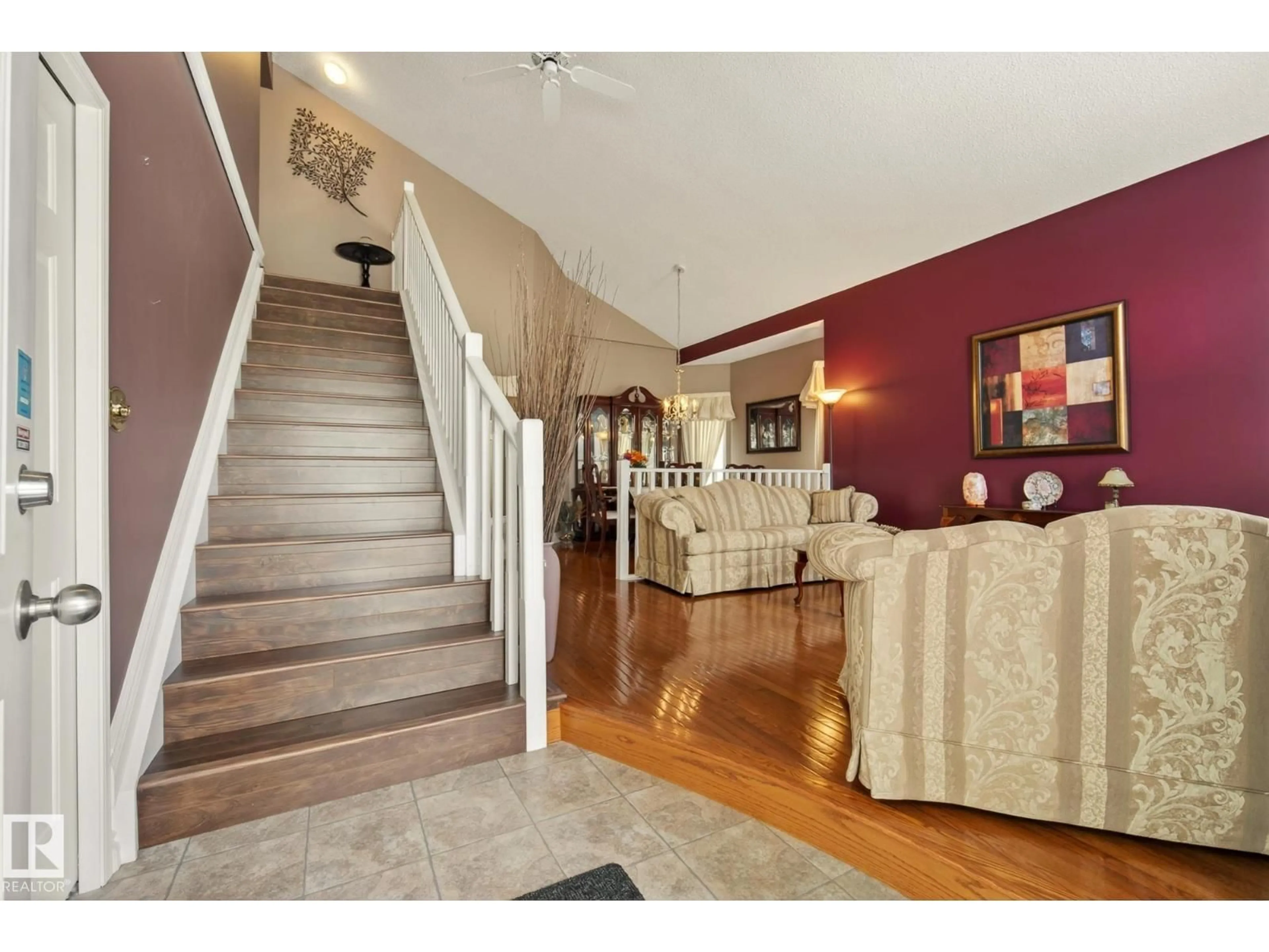 Indoor foyer for 12815 156 AV, Edmonton Alberta T6V1A6