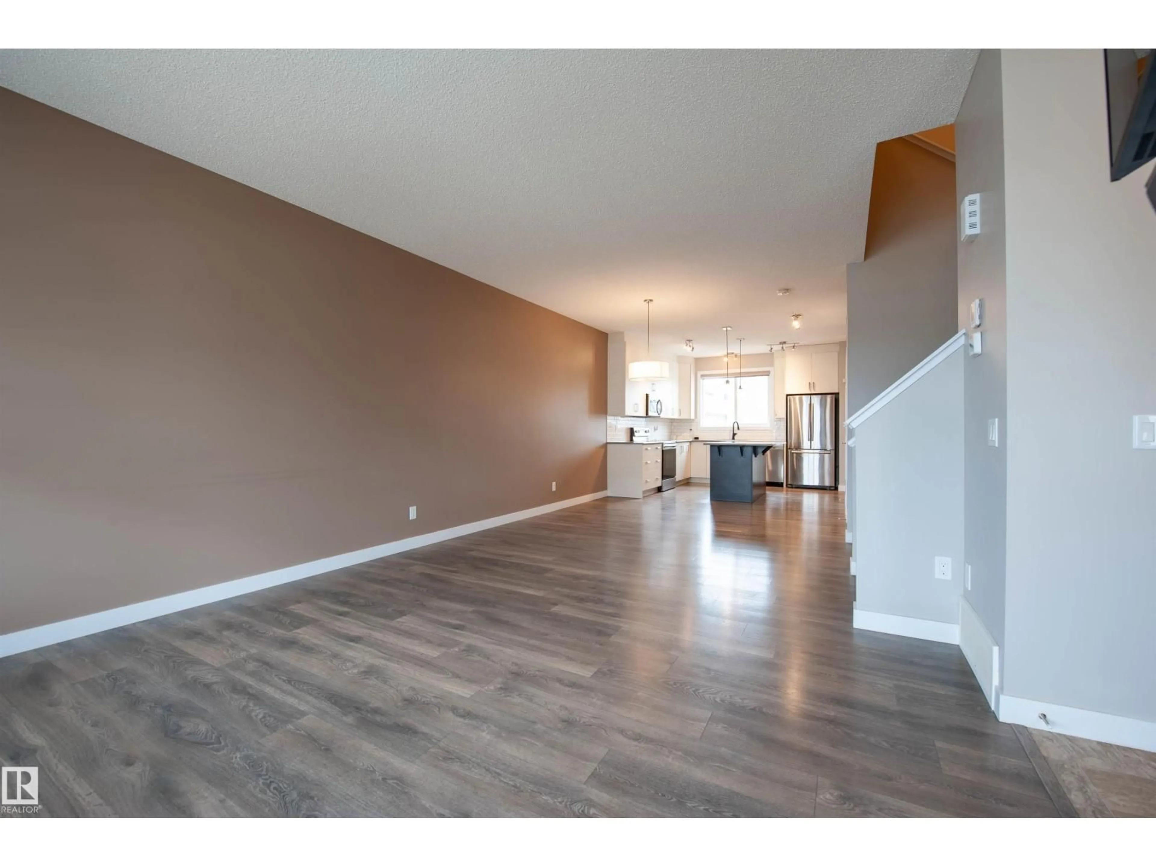 Unknown for 2327 84 ST, Edmonton Alberta T6X1A2