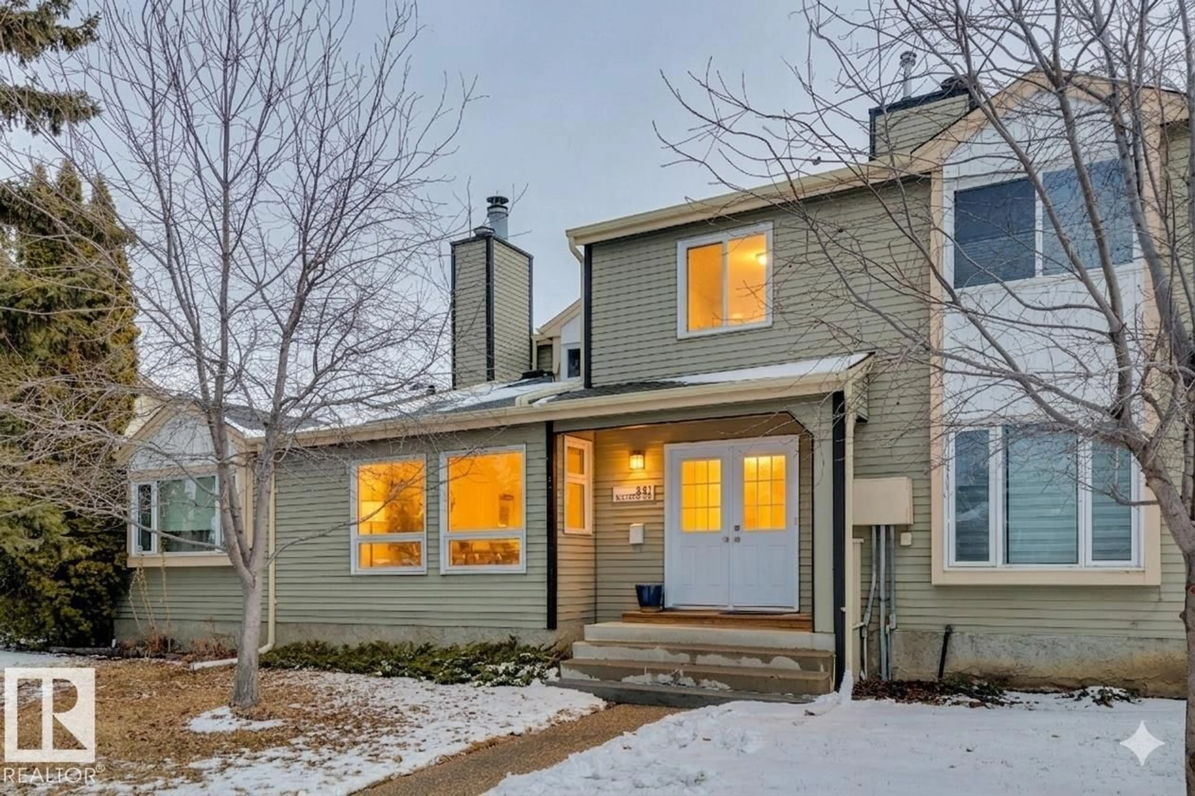 Home with vinyl exterior material, street for 841 VILLAGE DR, Sherwood Park Alberta T8A4H9