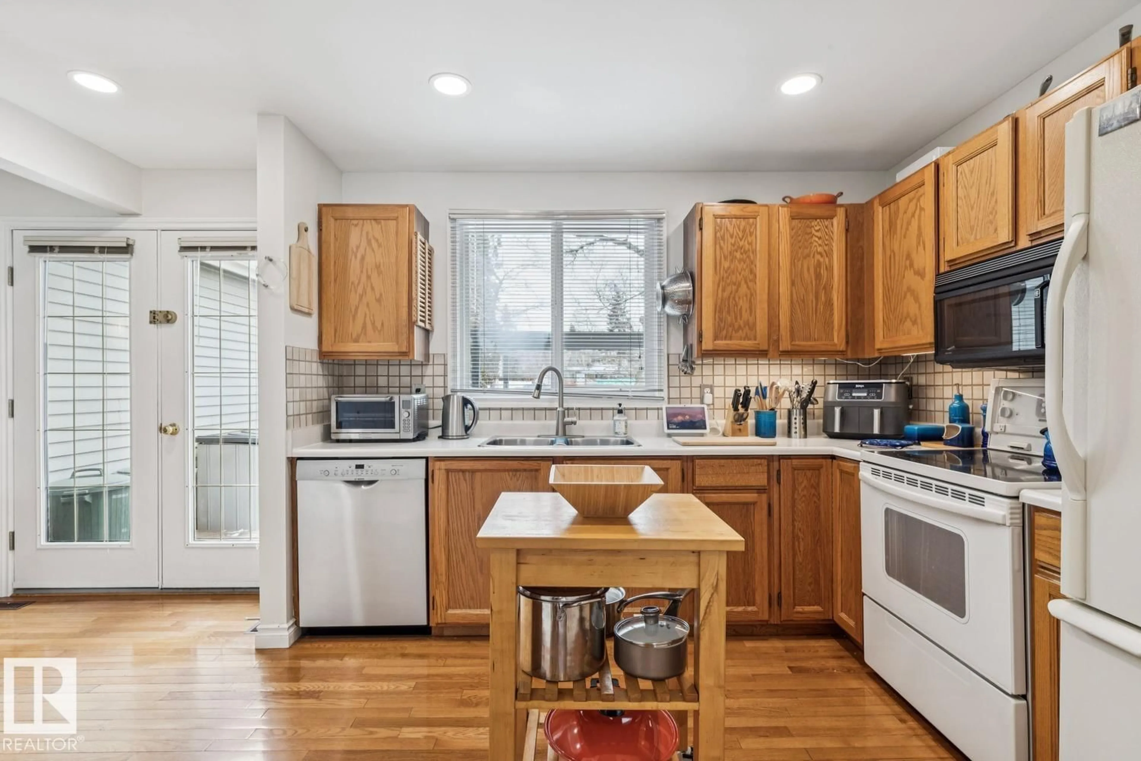 Unknown for 841 VILLAGE DR, Sherwood Park Alberta T8A4H9