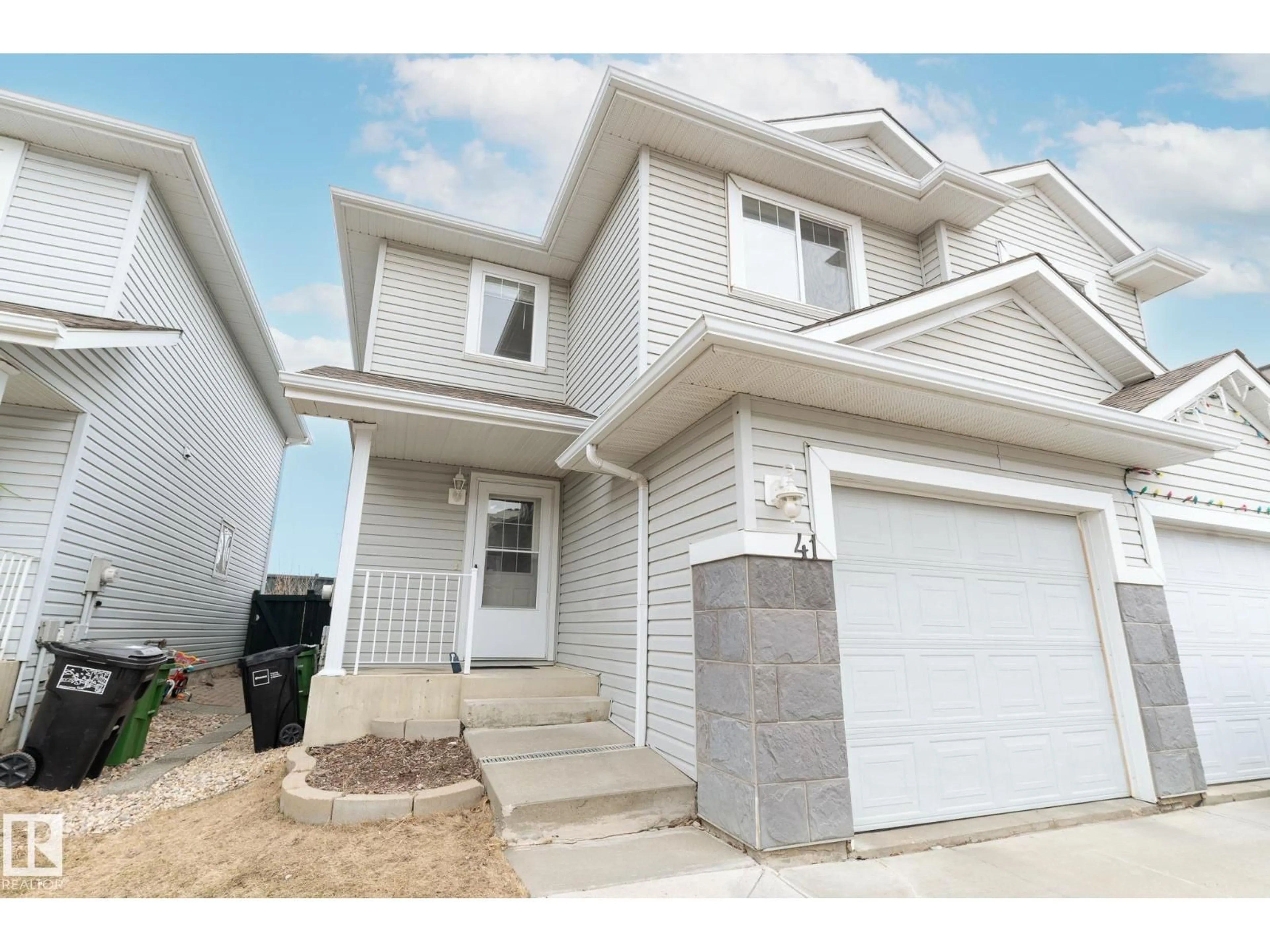 Home with vinyl exterior material, street for #41 - 2021 GRANTHAM CO, Edmonton Alberta T5T6V7