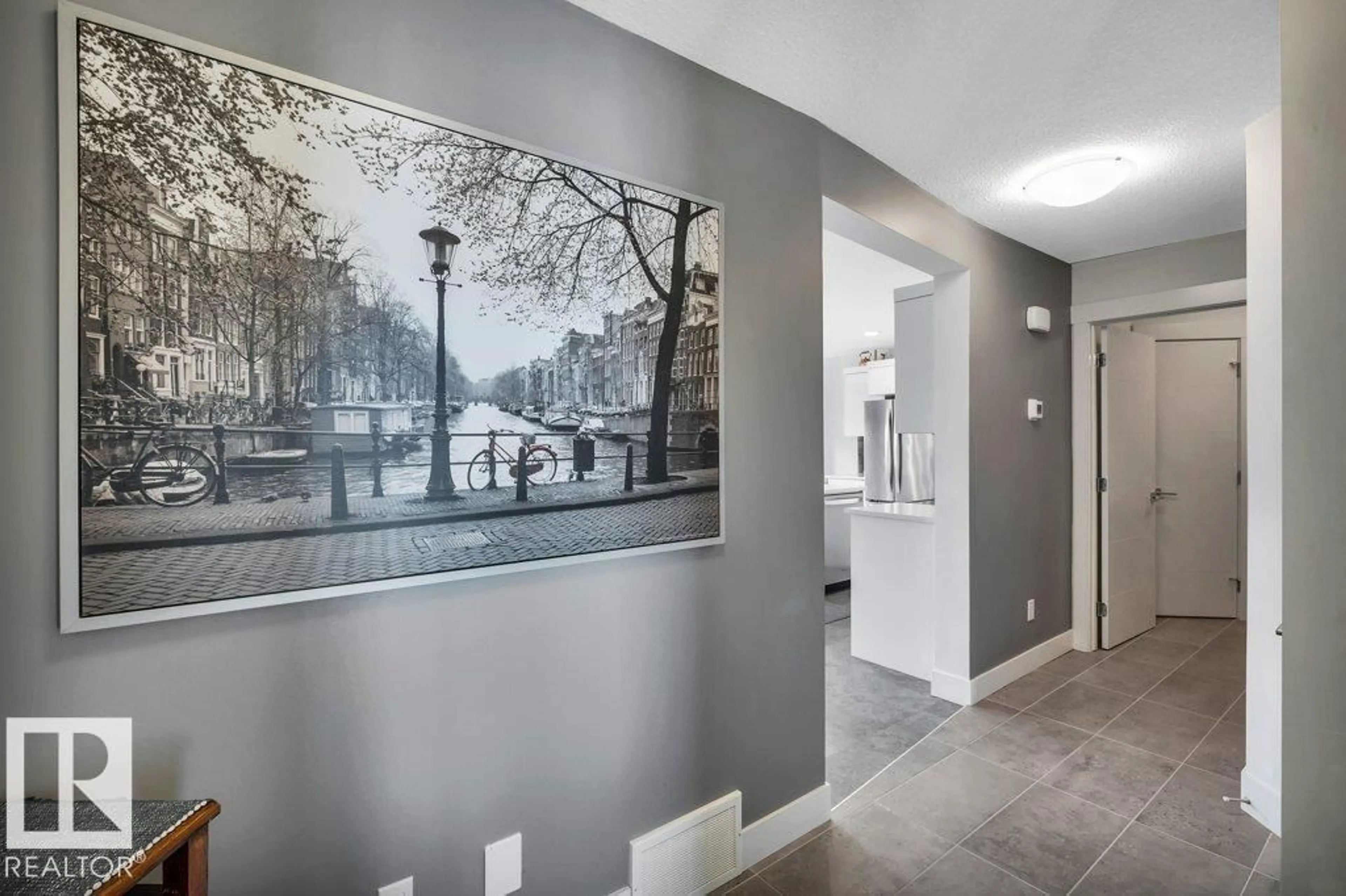 Indoor entryway for 6485 KING WD SW, Edmonton Alberta T6W3Z9