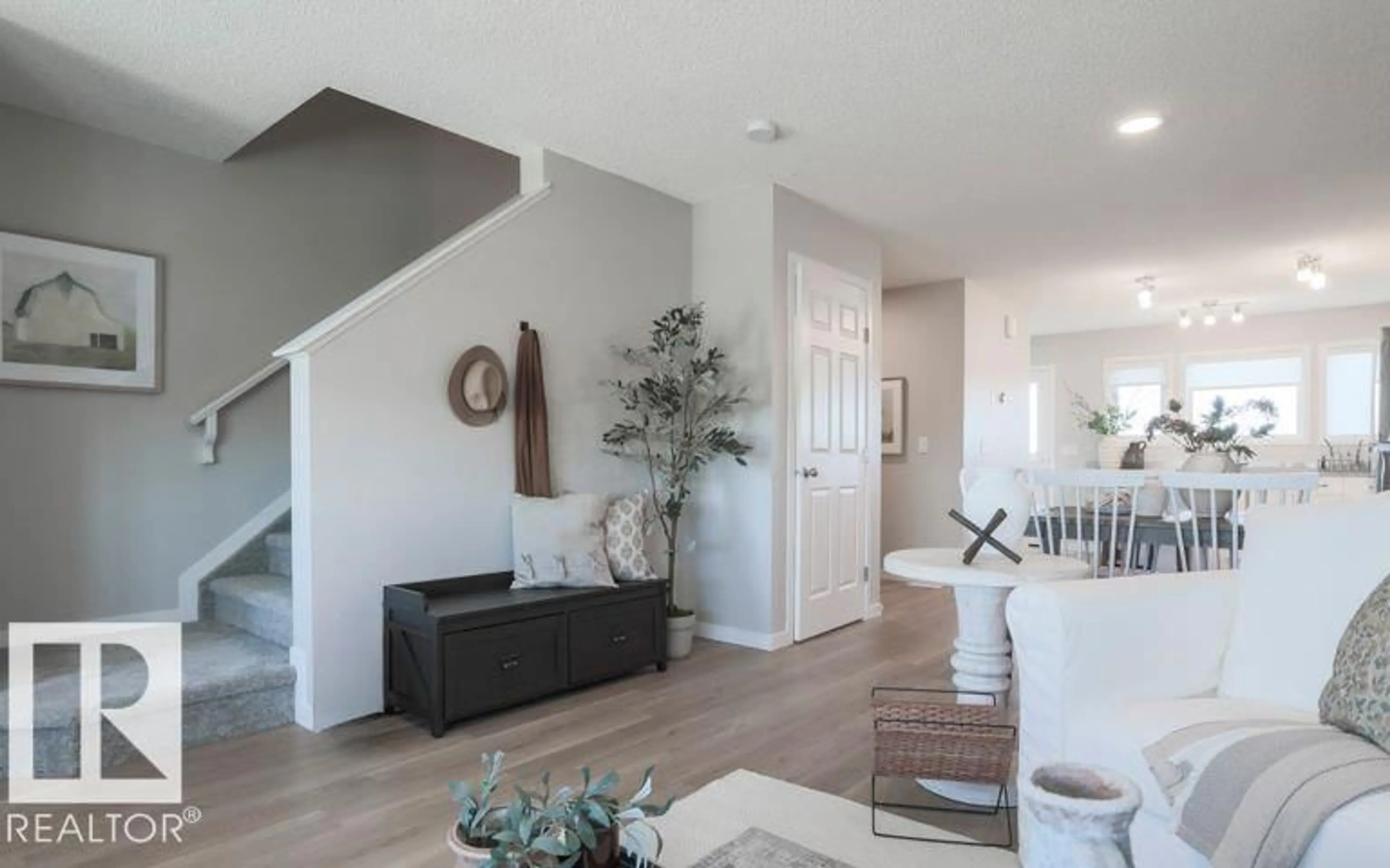 Indoor entryway for 123 SERENO LN, Fort Saskatchewan Alberta T8L0Z9