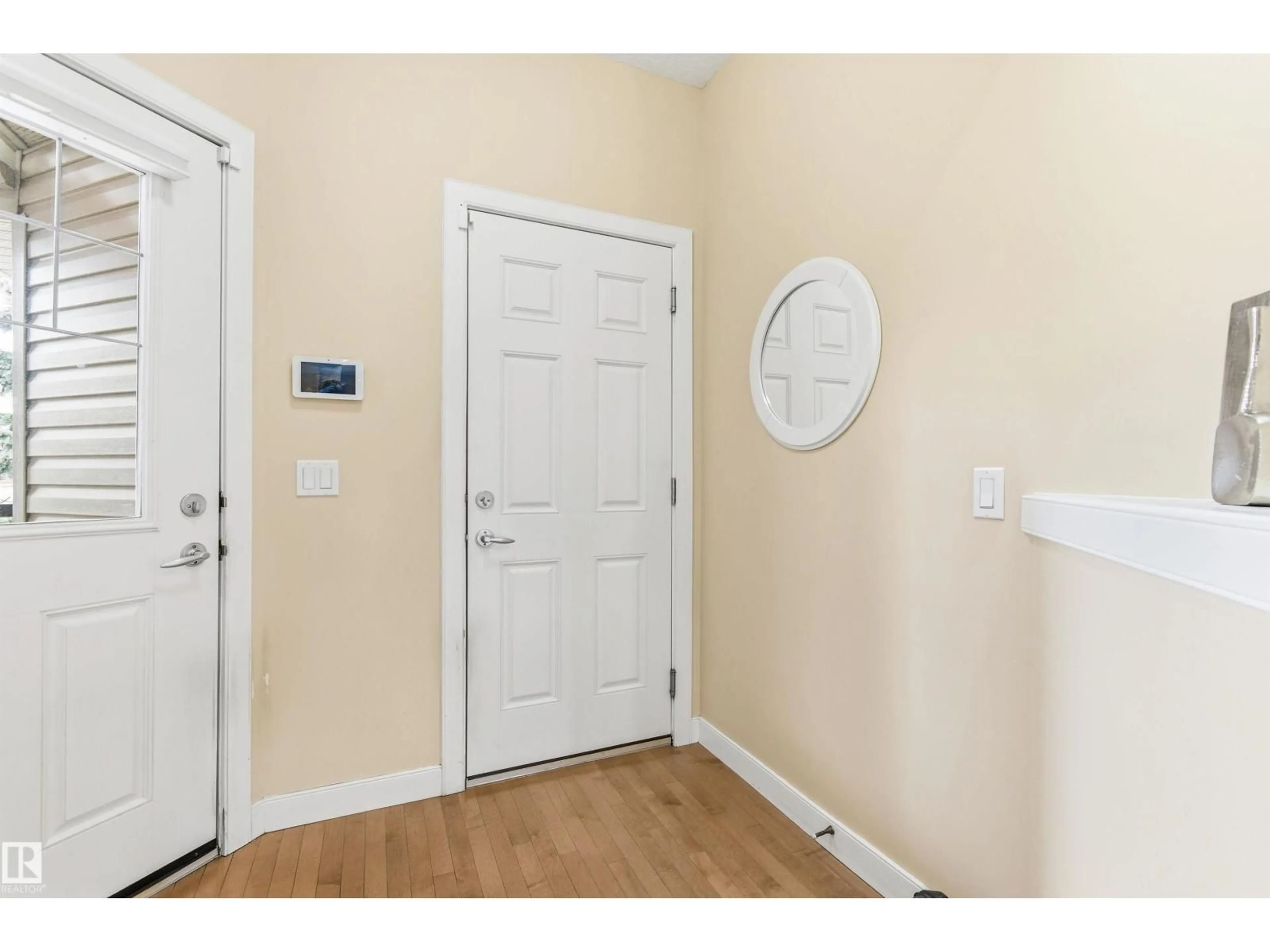 Indoor entryway for NW - 13 841 156 ST, Edmonton Alberta T6R0B3