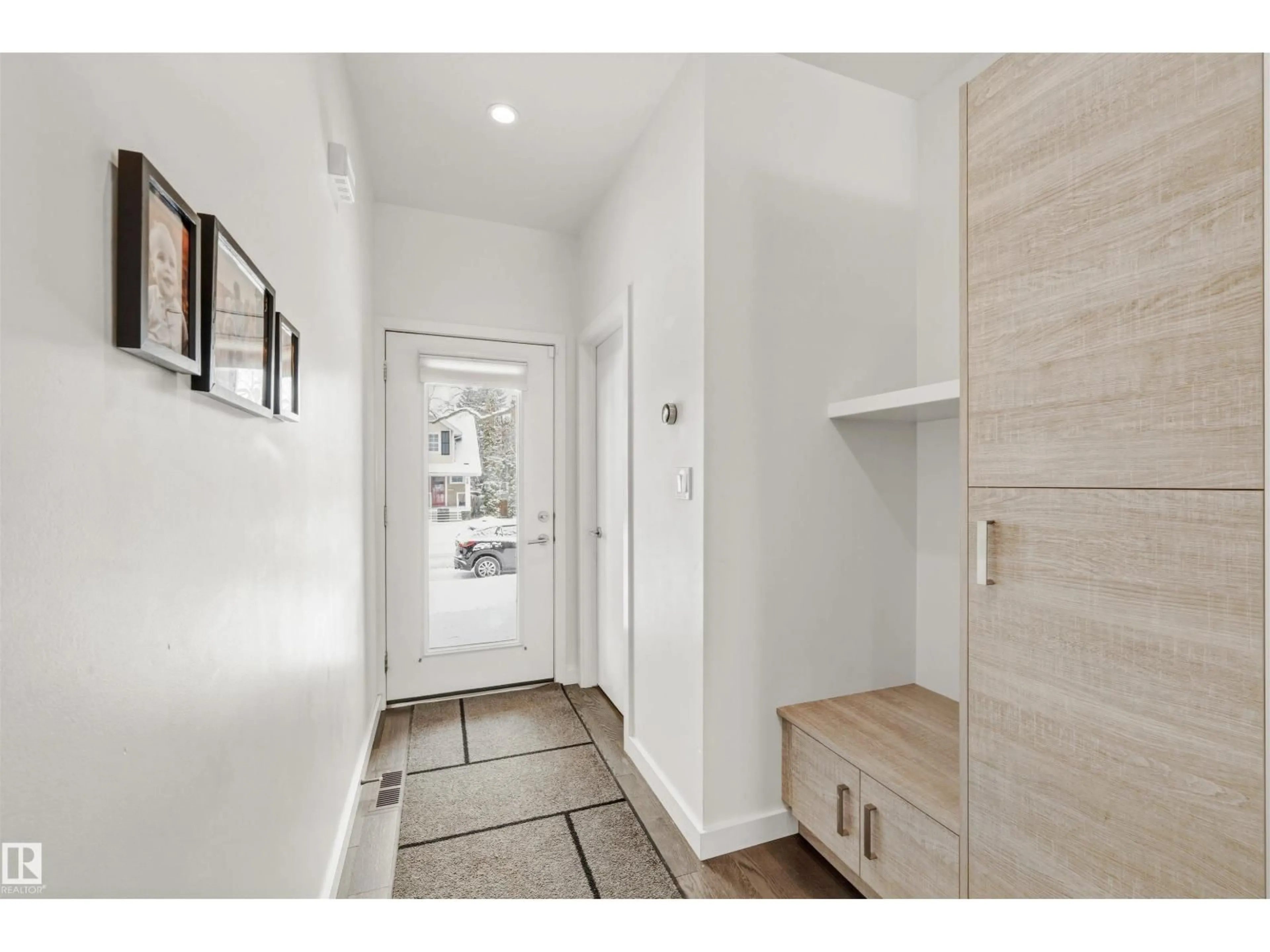 Indoor entryway for NW - 10607 127 ST, Edmonton Alberta T5N1W2