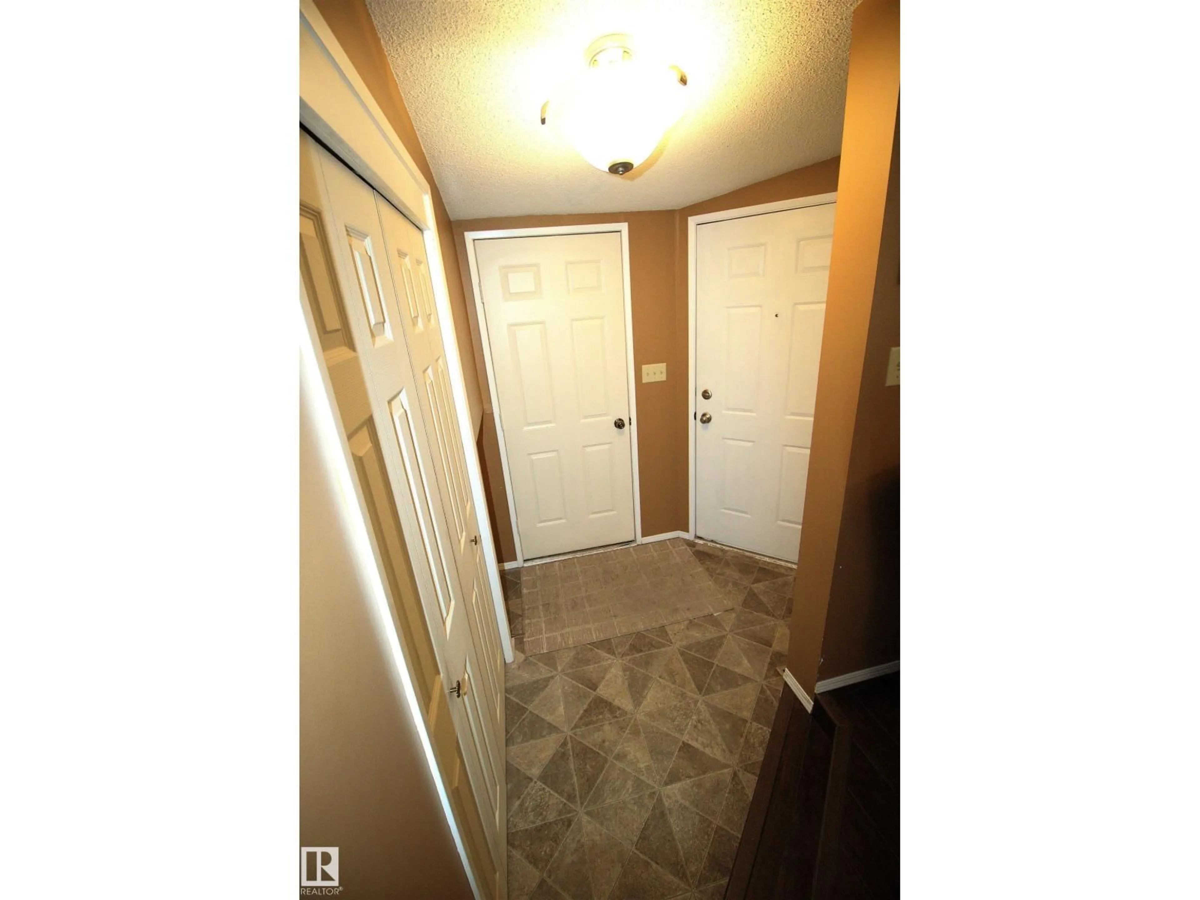 A pic of a room for 9347 175 AV, Edmonton Alberta T5Z2C8