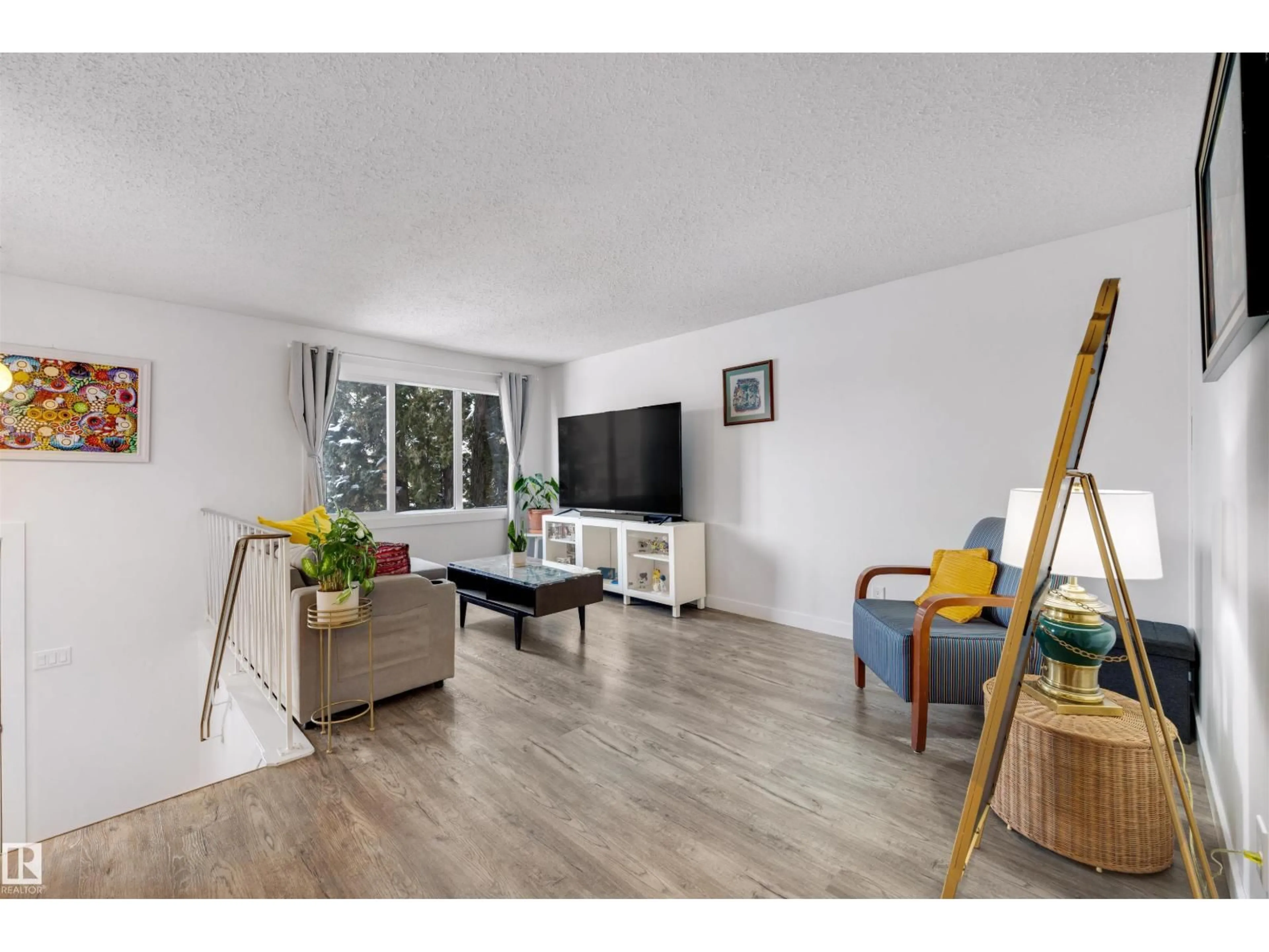 Unknown for 107 WARWICK RD, Edmonton Alberta T5Z4P7