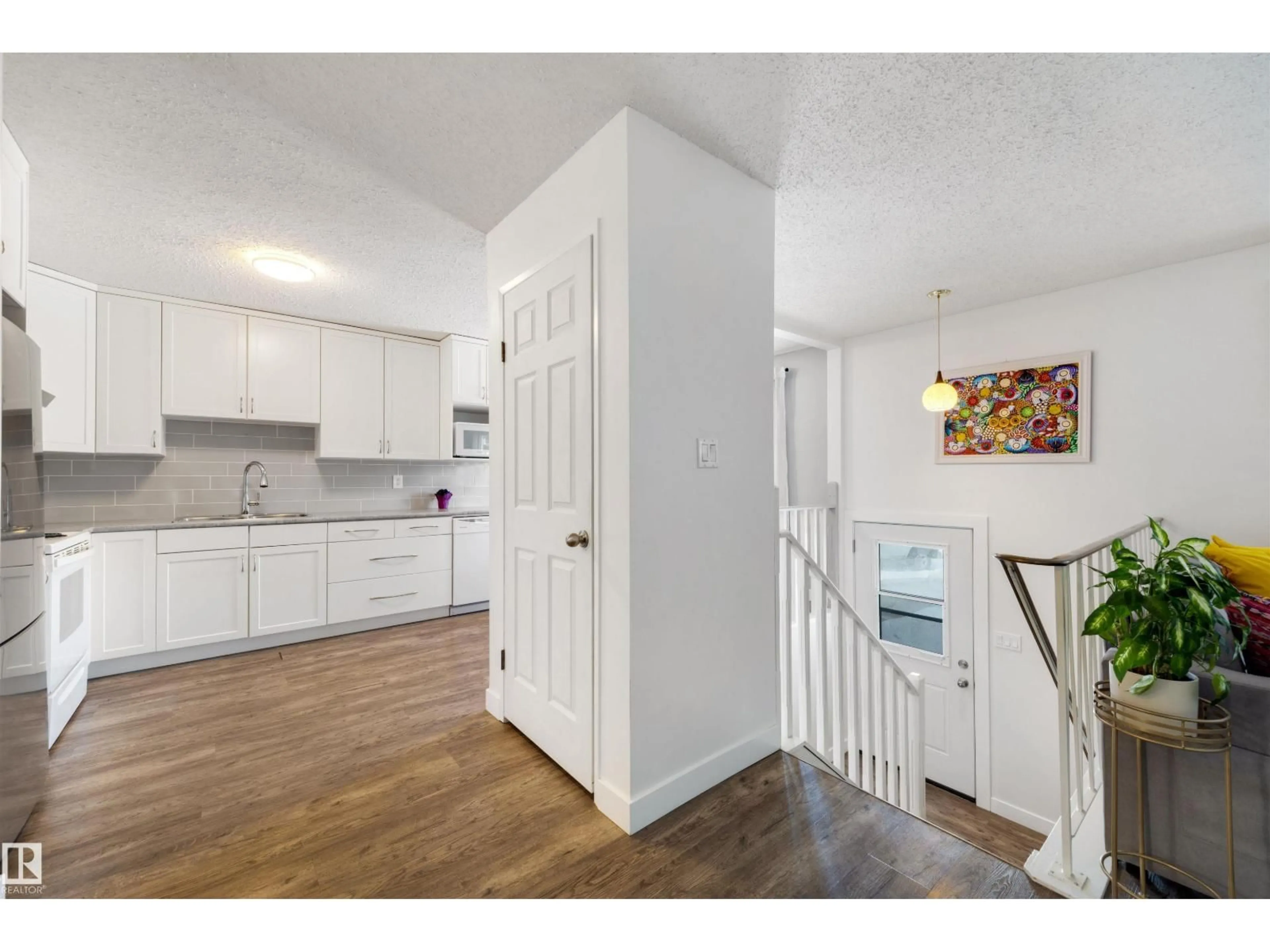 Open concept kitchen, unknown for 107 WARWICK RD, Edmonton Alberta T5Z4P7