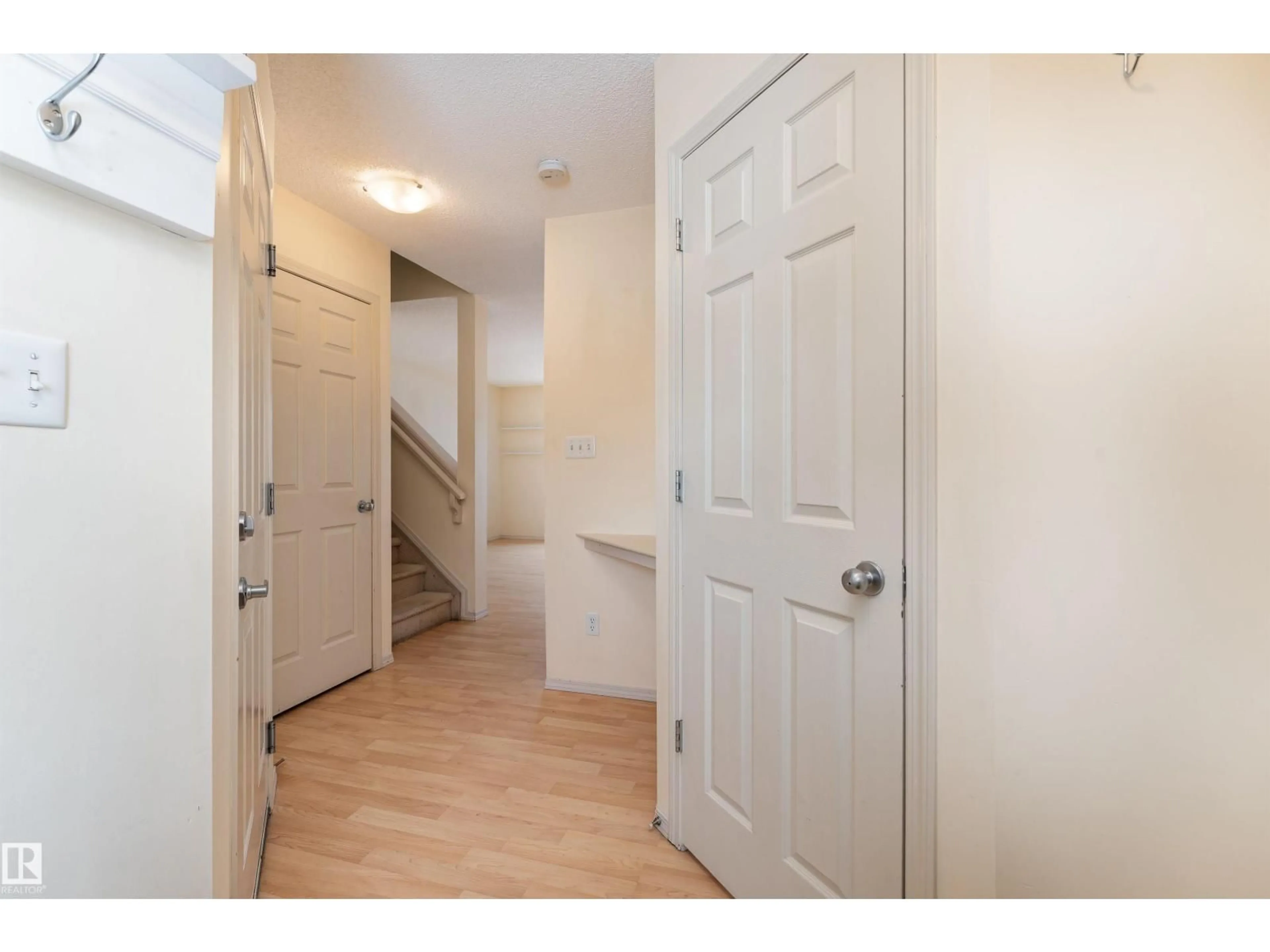 Indoor entryway for 33 5101 SOLEIL BV, Beaumont Alberta T4X0E3