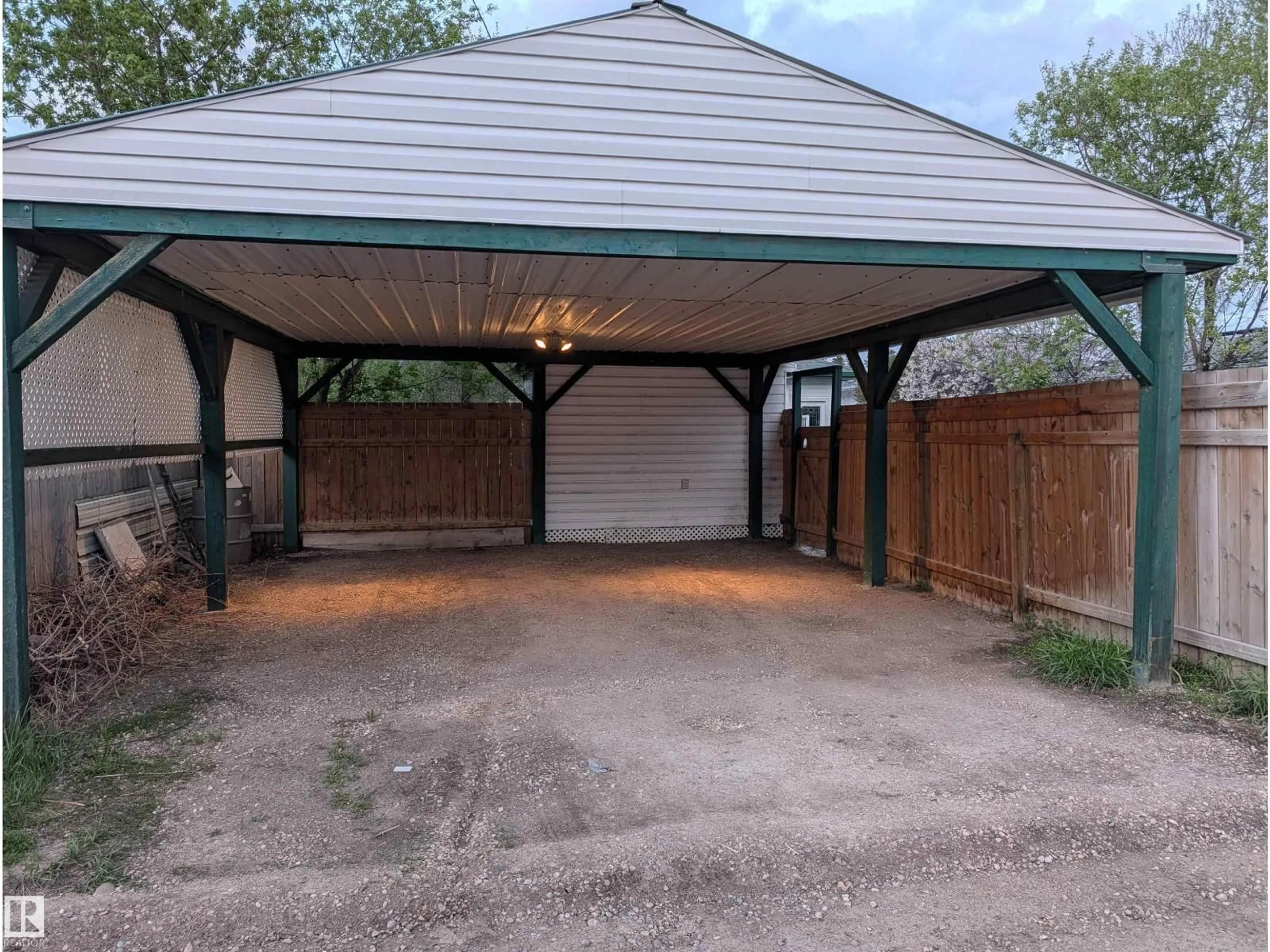 Indoor garage for 5524 47A ST, Whitecourt Alberta T7S1A4