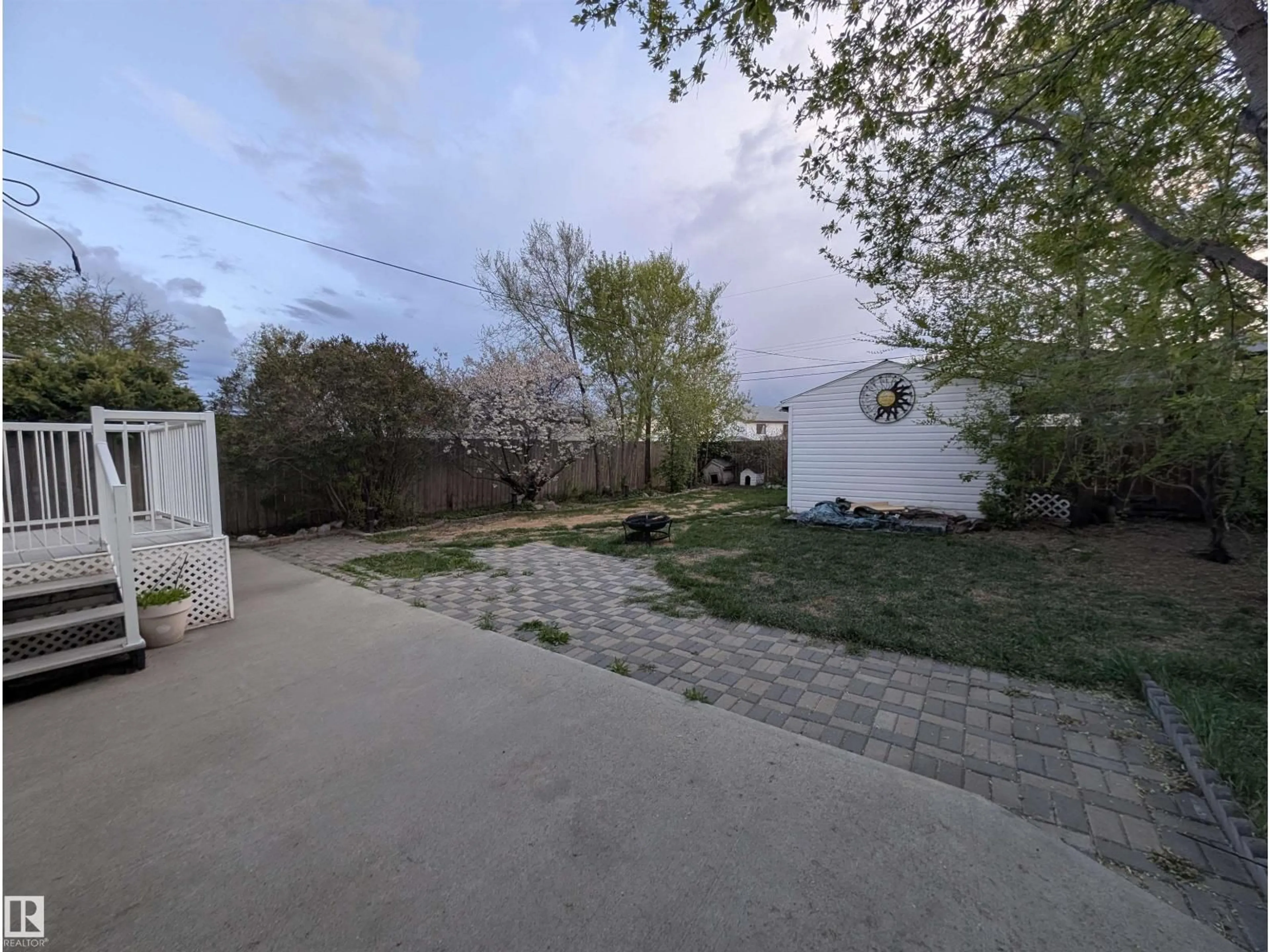 A pic from outside/outdoor area/front of a property/back of a property/a pic from drone, street for 5524 47A ST, Whitecourt Alberta T7S1A4