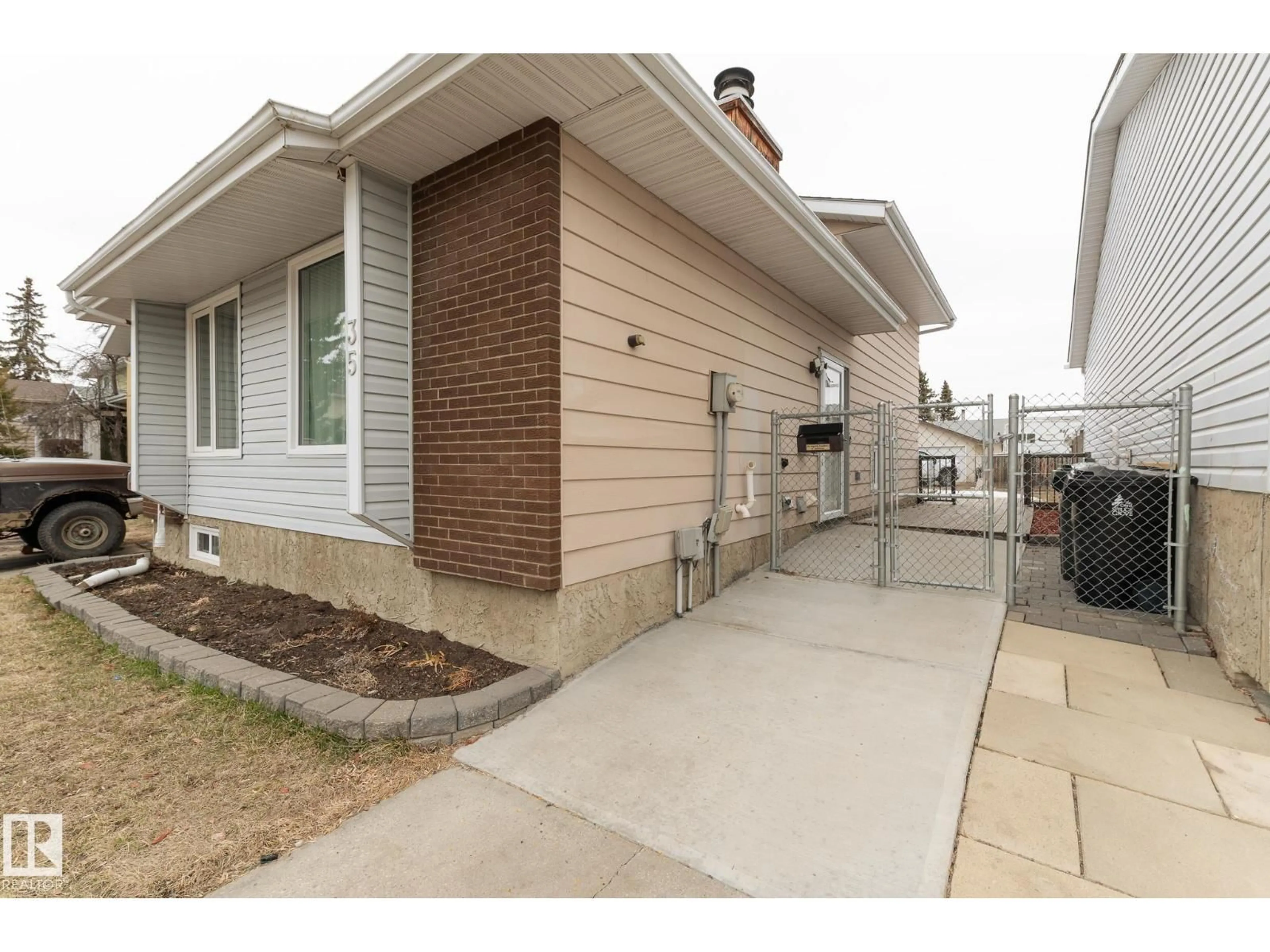 Unknown for 35 WELLINGTON CR, Spruce Grove Alberta T7X1K4