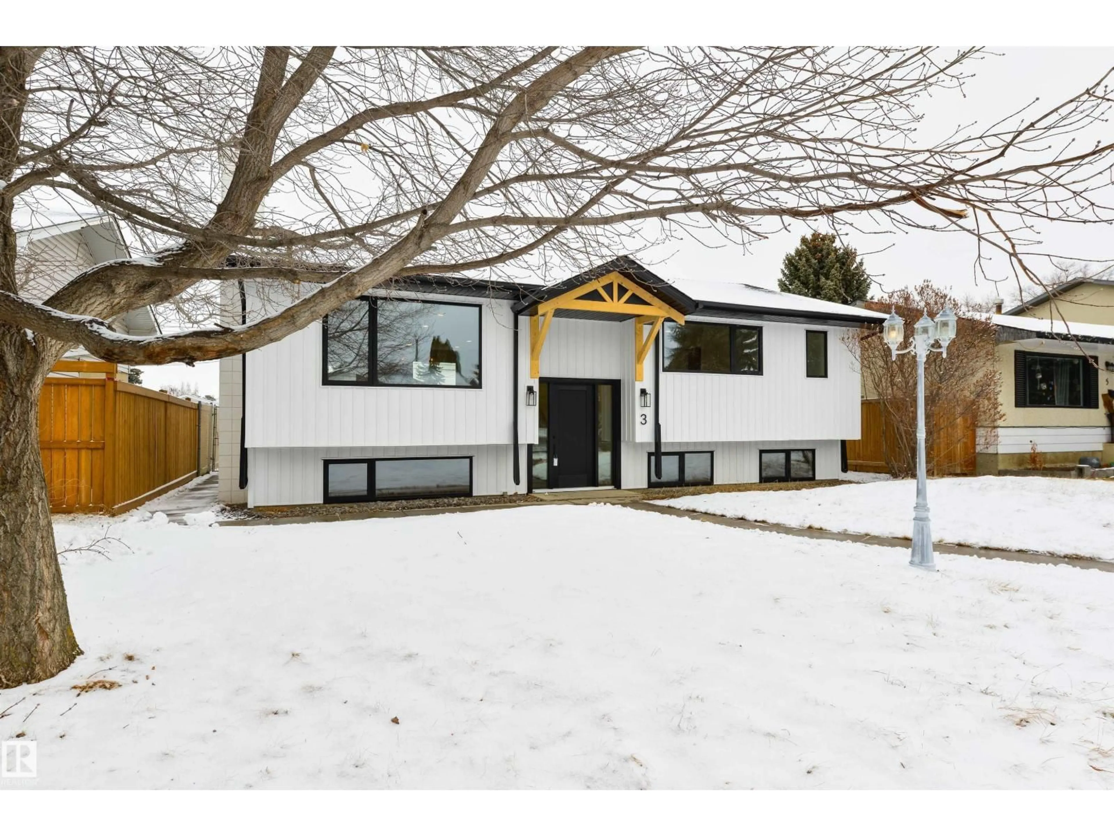 Home with vinyl exterior material, street for 3 LINTHORPE RD, Spruce Grove Alberta T7X2C2