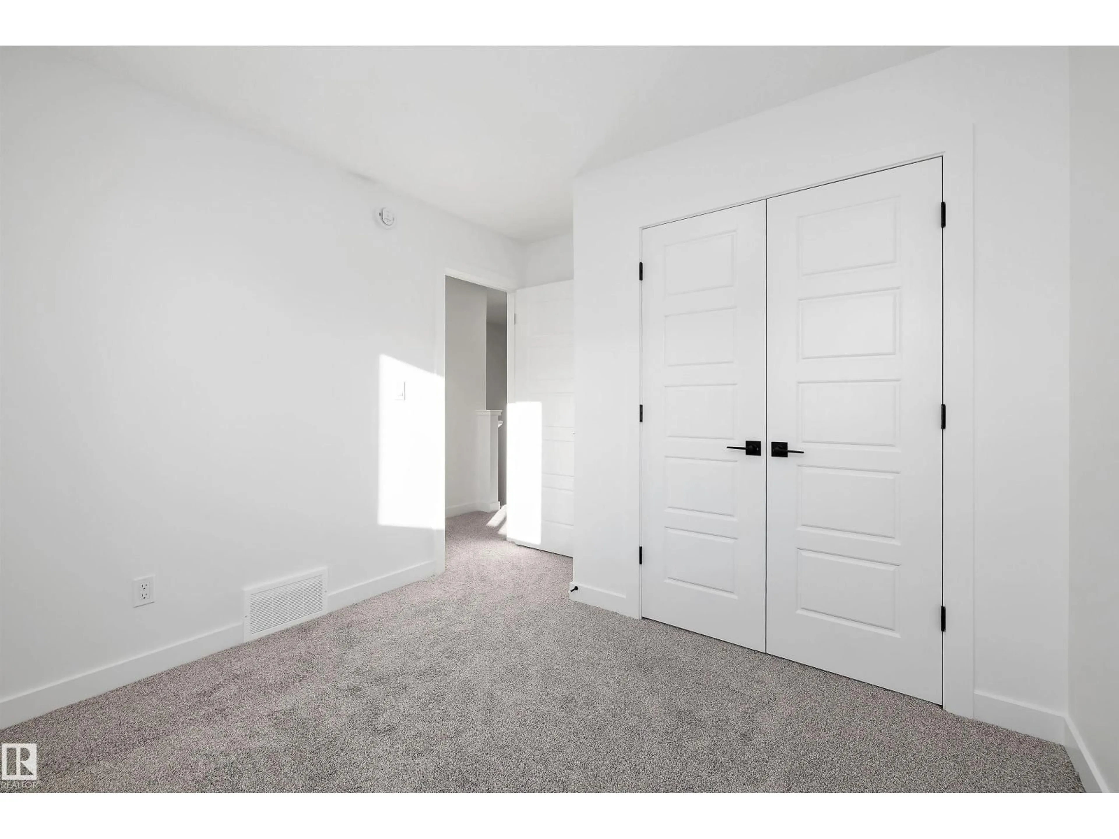 Unknown for 18713 18A AV, Edmonton Alberta T6M0X8