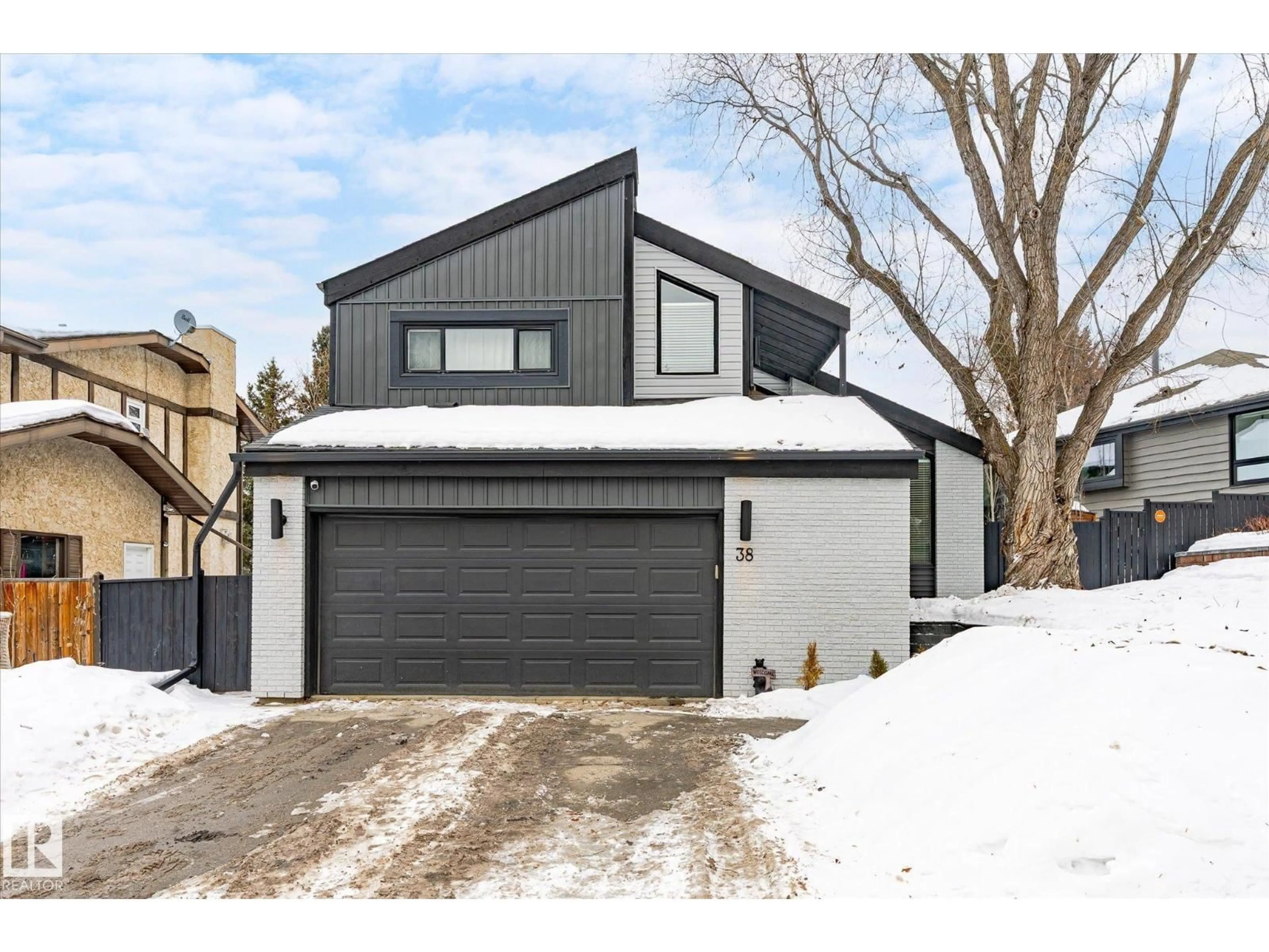 Home with brick exterior material, street for 38 WOODCREST AV, St. Albert Alberta T8N3H5