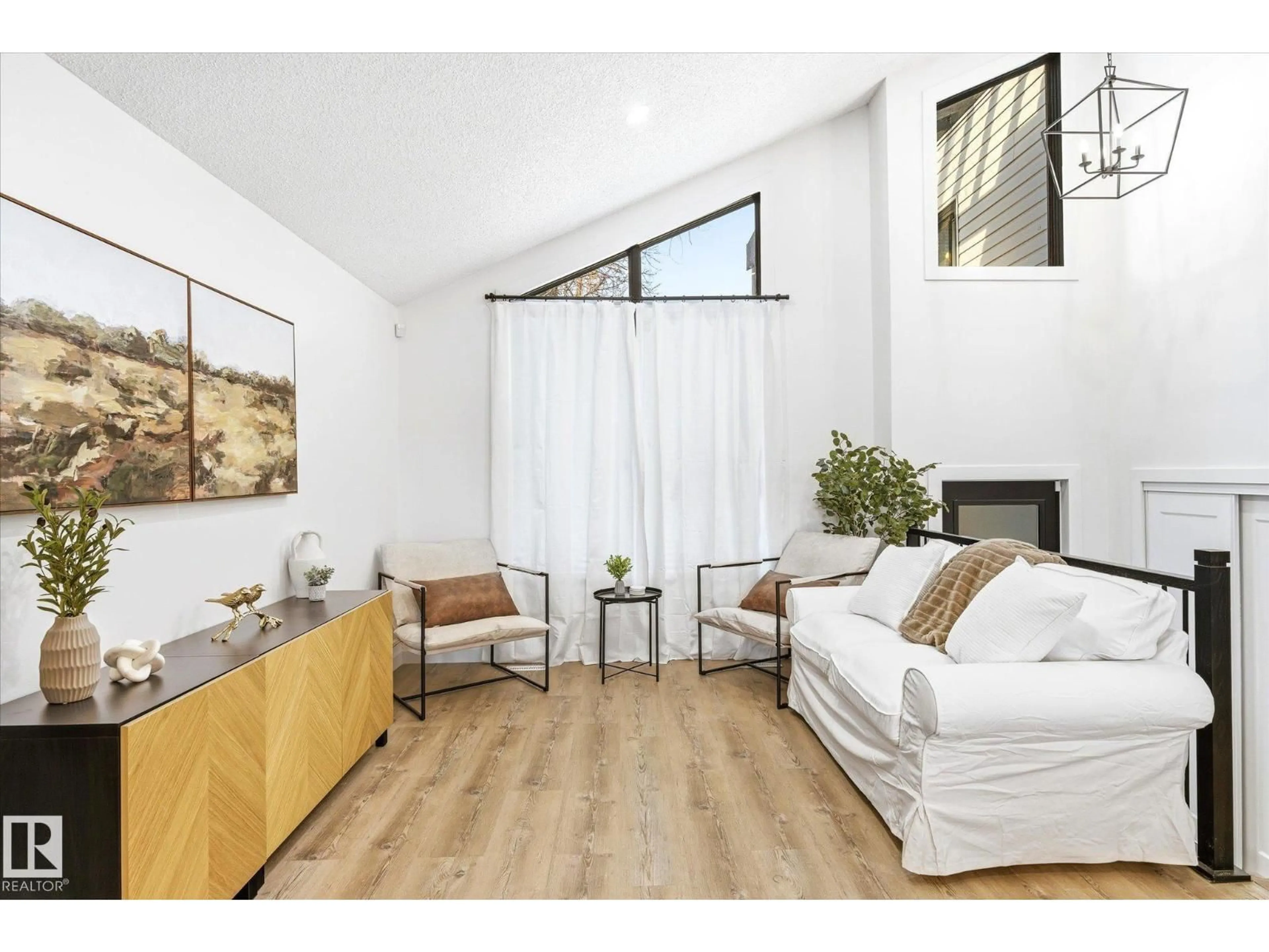 Living room with furniture, unknown for 38 WOODCREST AV, St. Albert Alberta T8N3H5