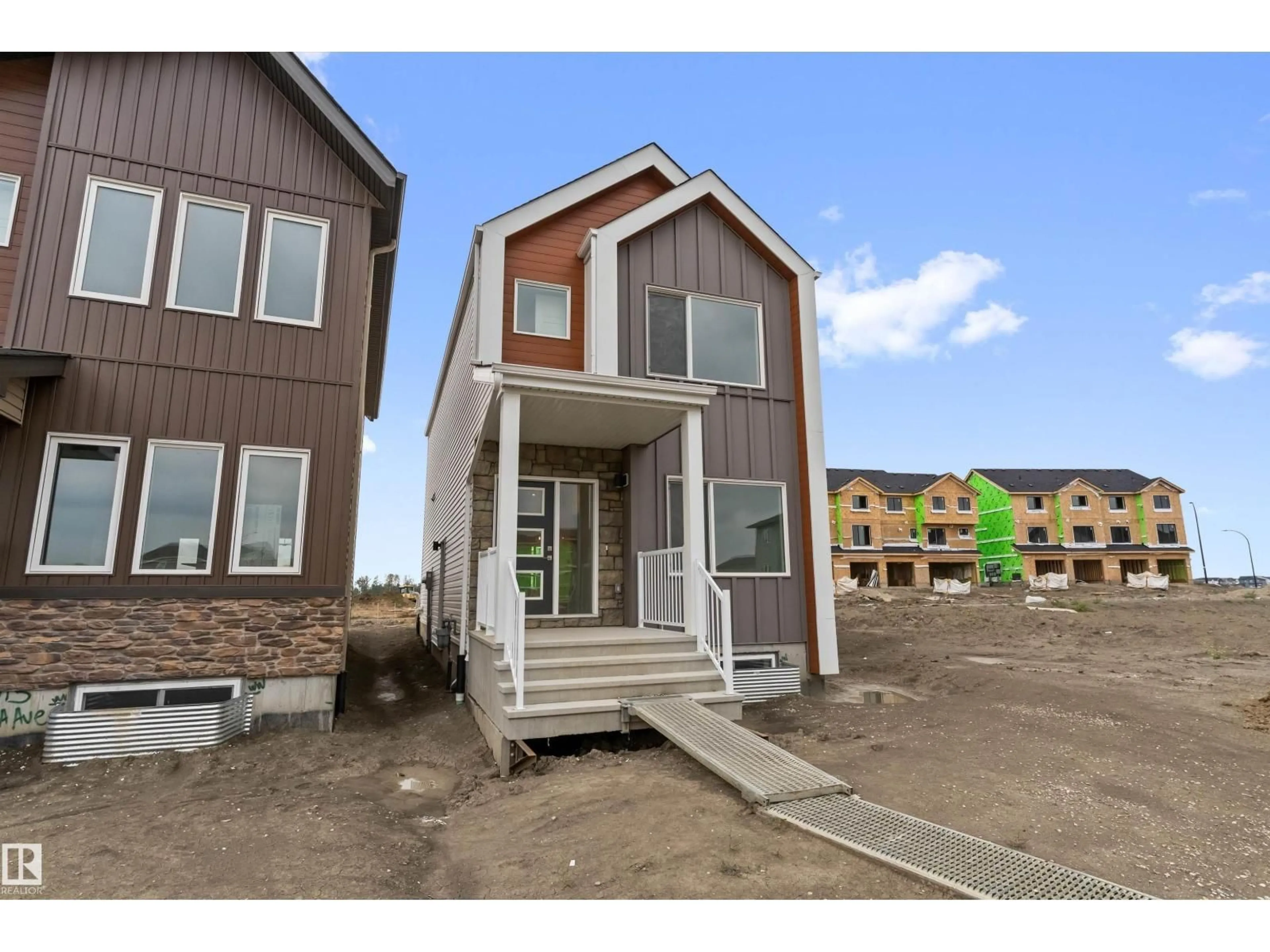 Home with vinyl exterior material, unknown for NW - 18717 18A AV, Edmonton Alberta T9G0M7