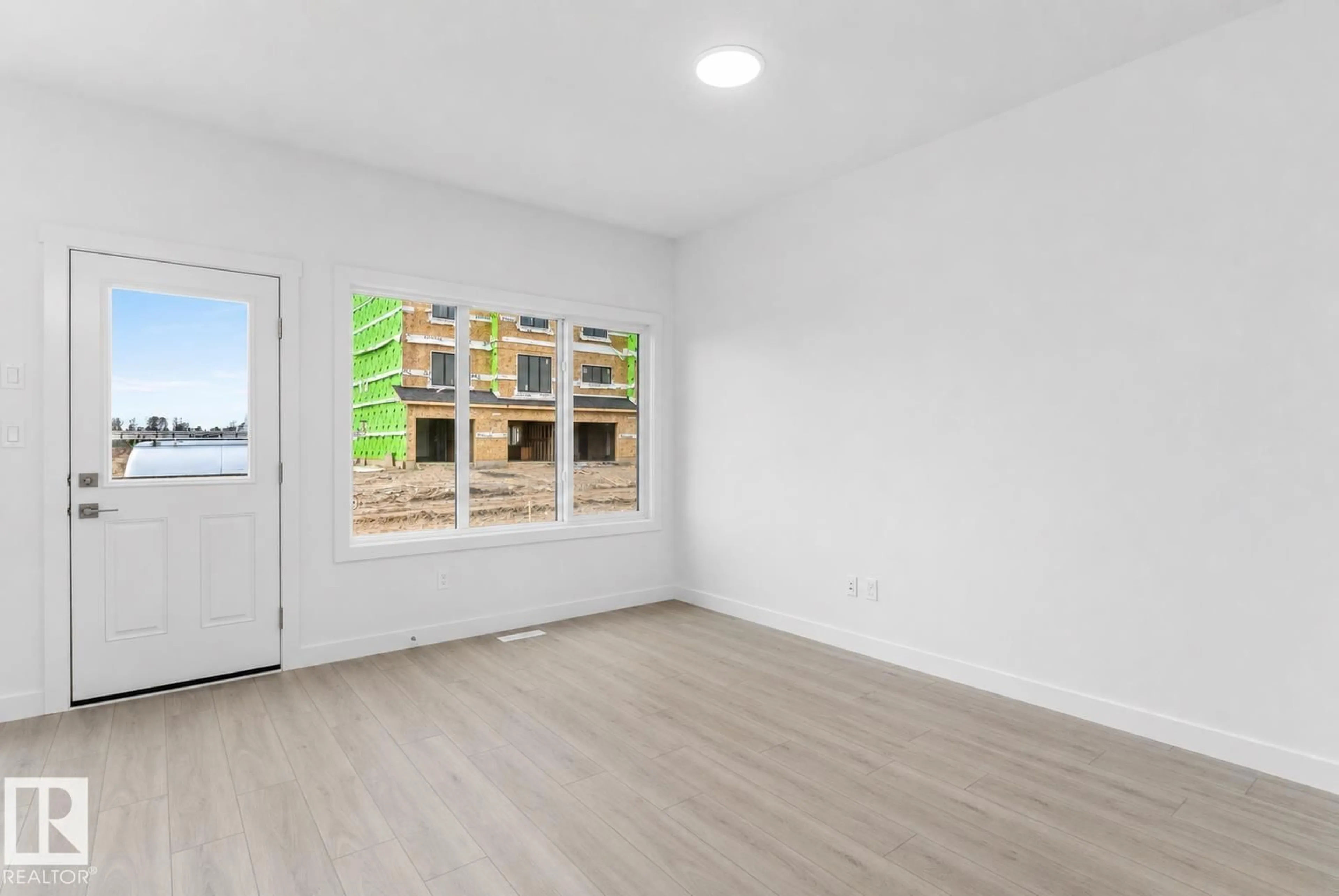 A pic of a room for NW - 18717 18A AV, Edmonton Alberta T9G0M7
