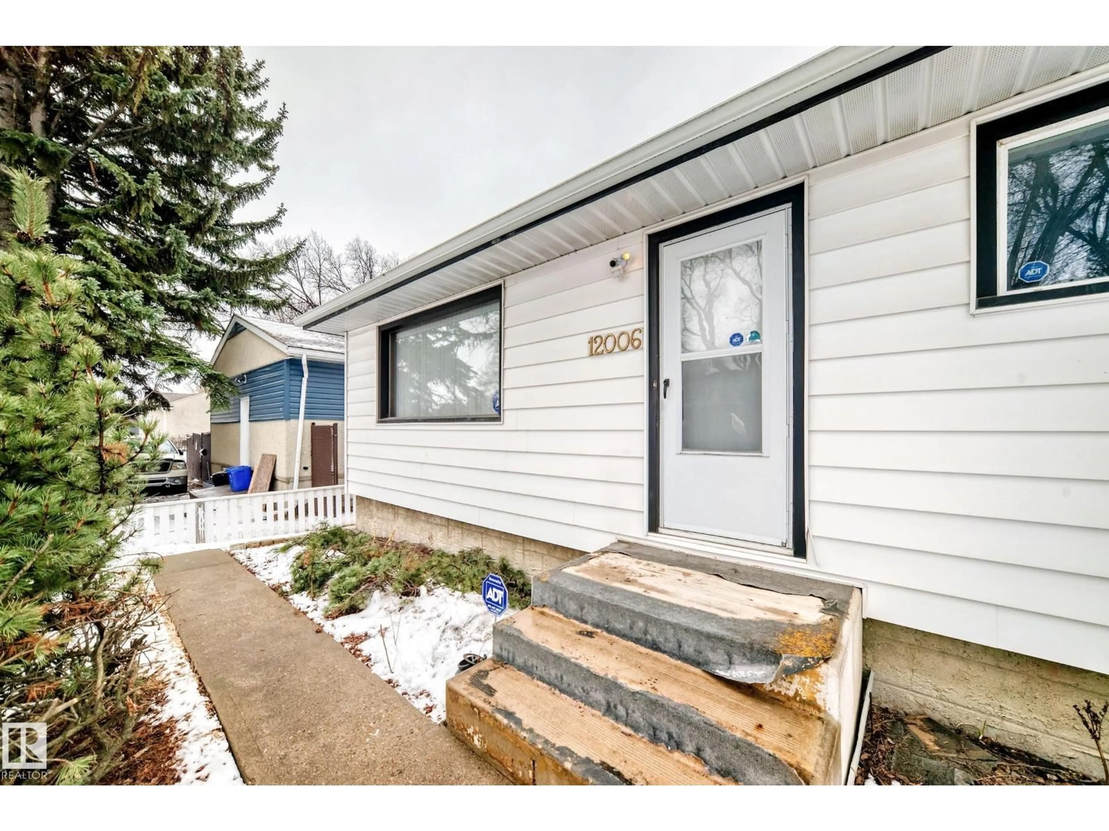 Unknown for 12006 41 ST, Edmonton Alberta T5W2M4