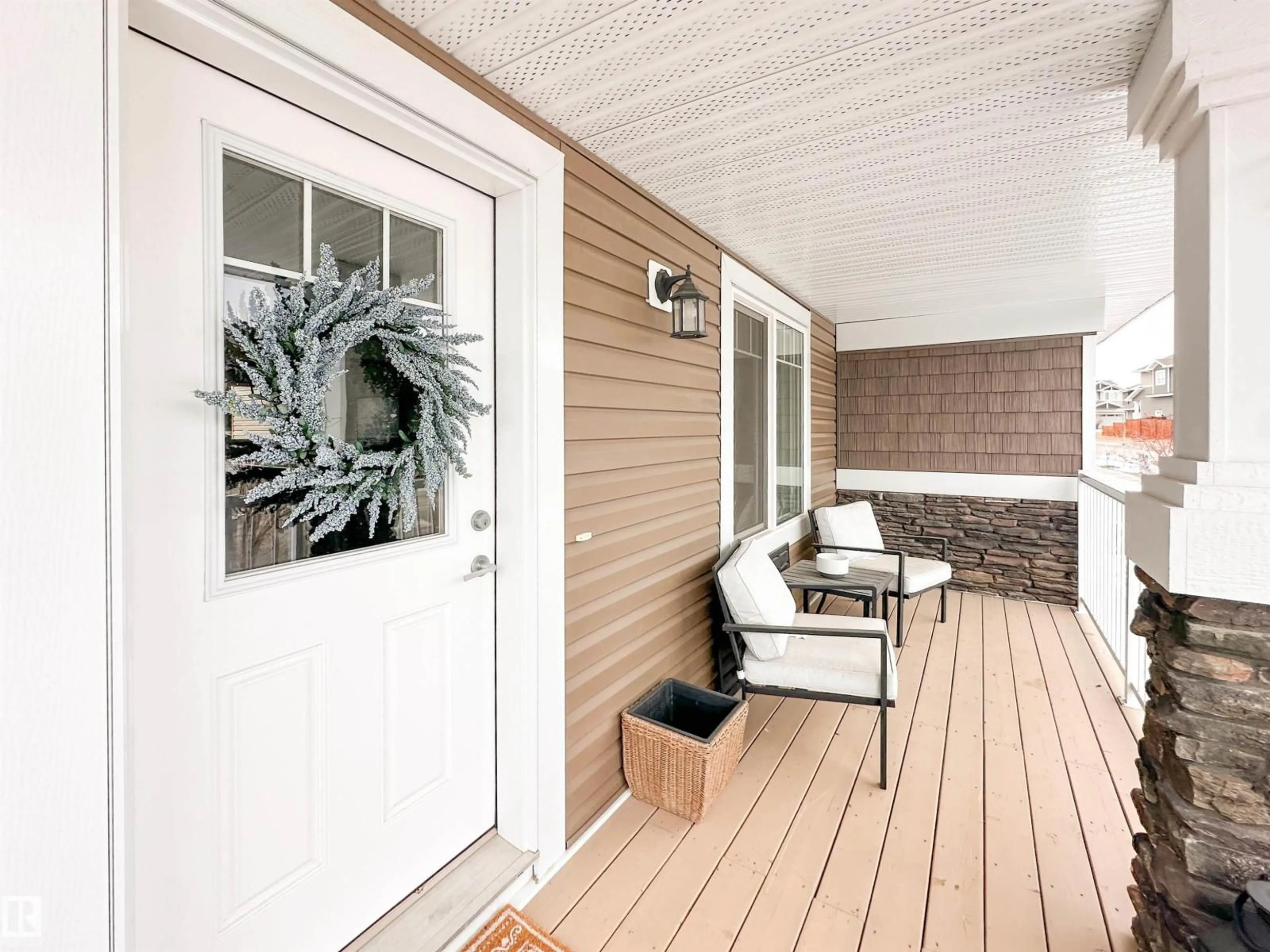 Indoor entryway for 6860 EVANS WD, Edmonton Alberta T6M0T6