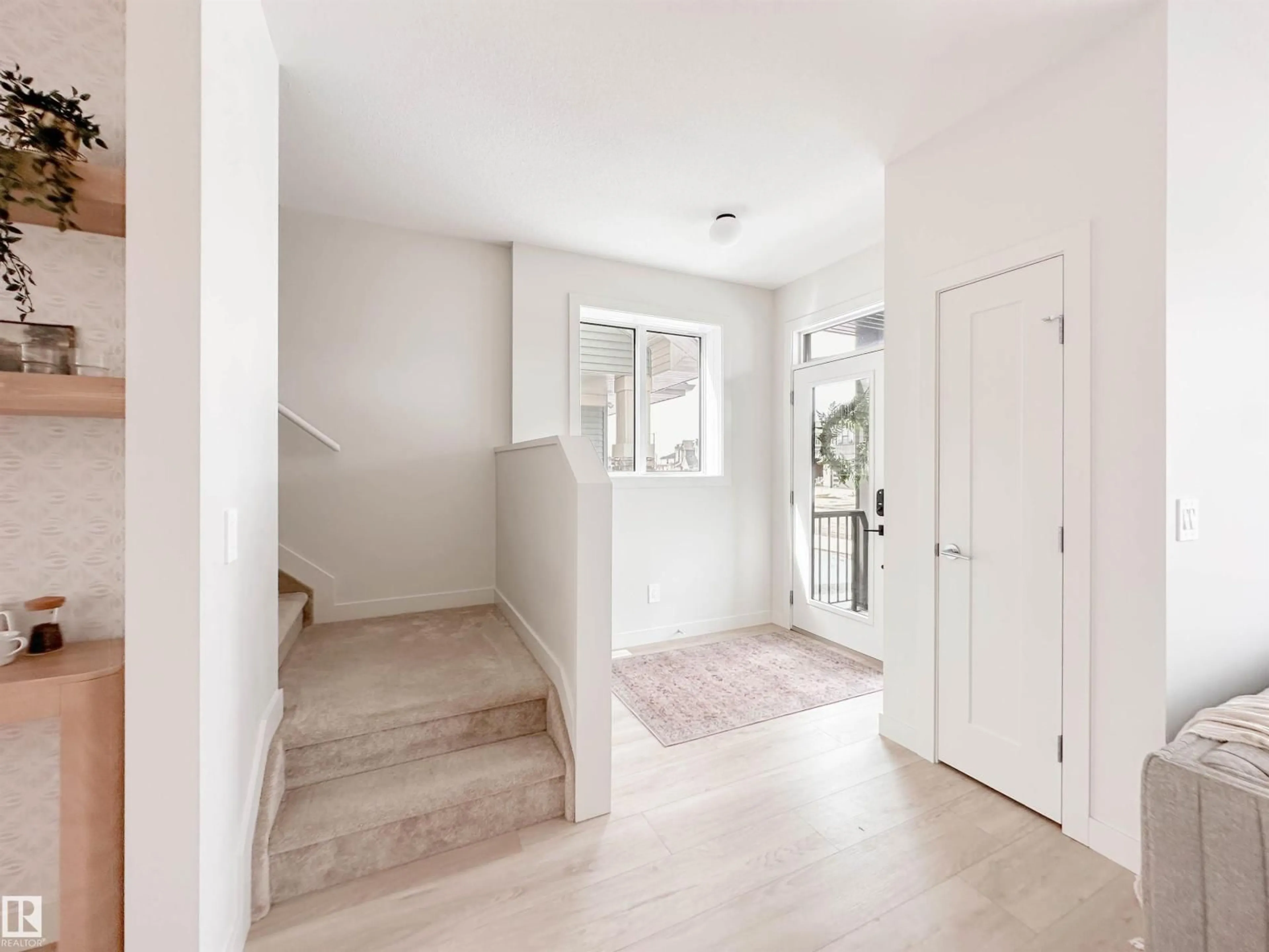 Indoor entryway for 278 JENSEN LAKES BV, St. Albert Alberta T8N7Z5