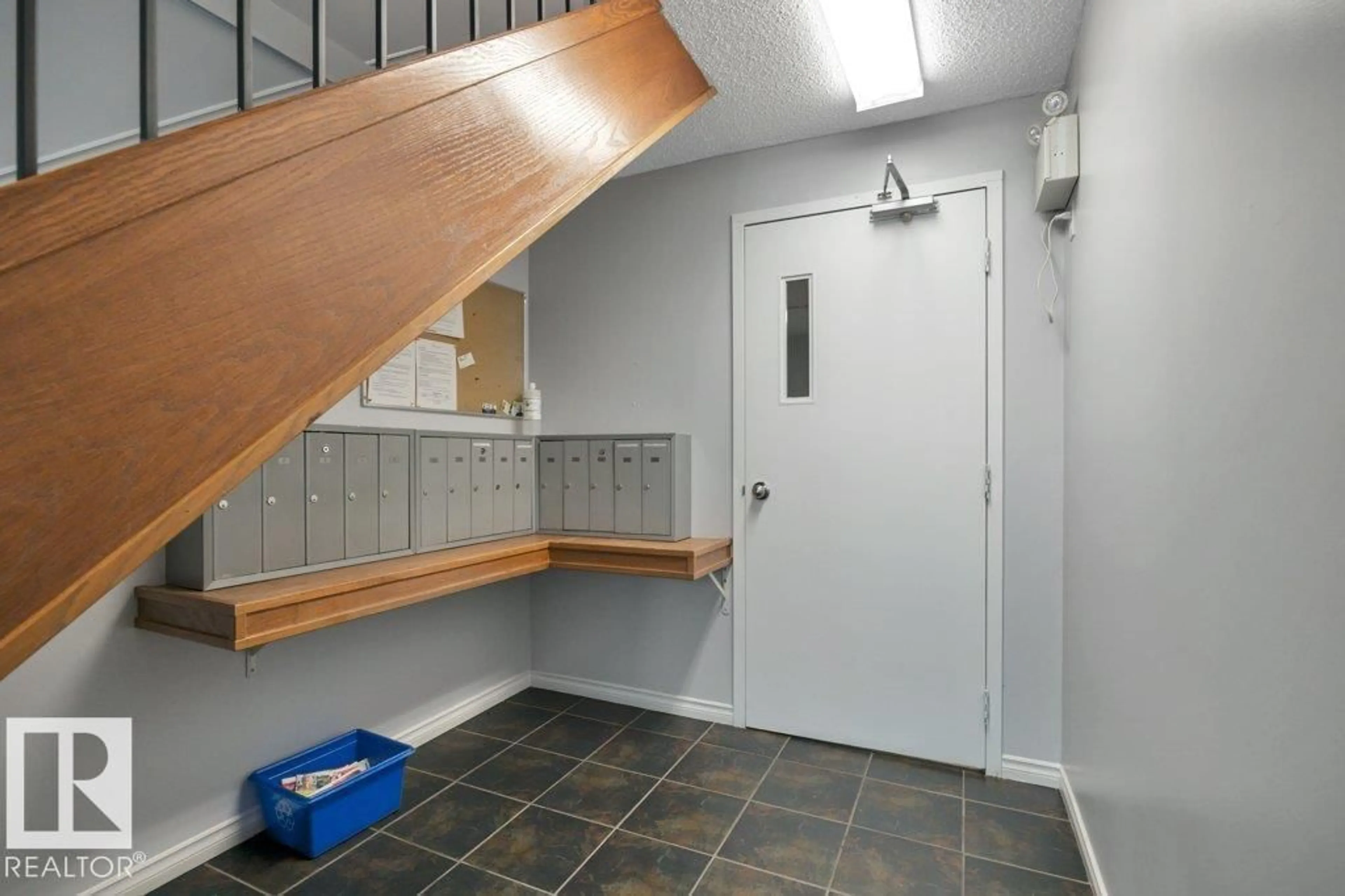 Indoor foyer for #15 - 4616 47 ST, Leduc Alberta T9E4P1