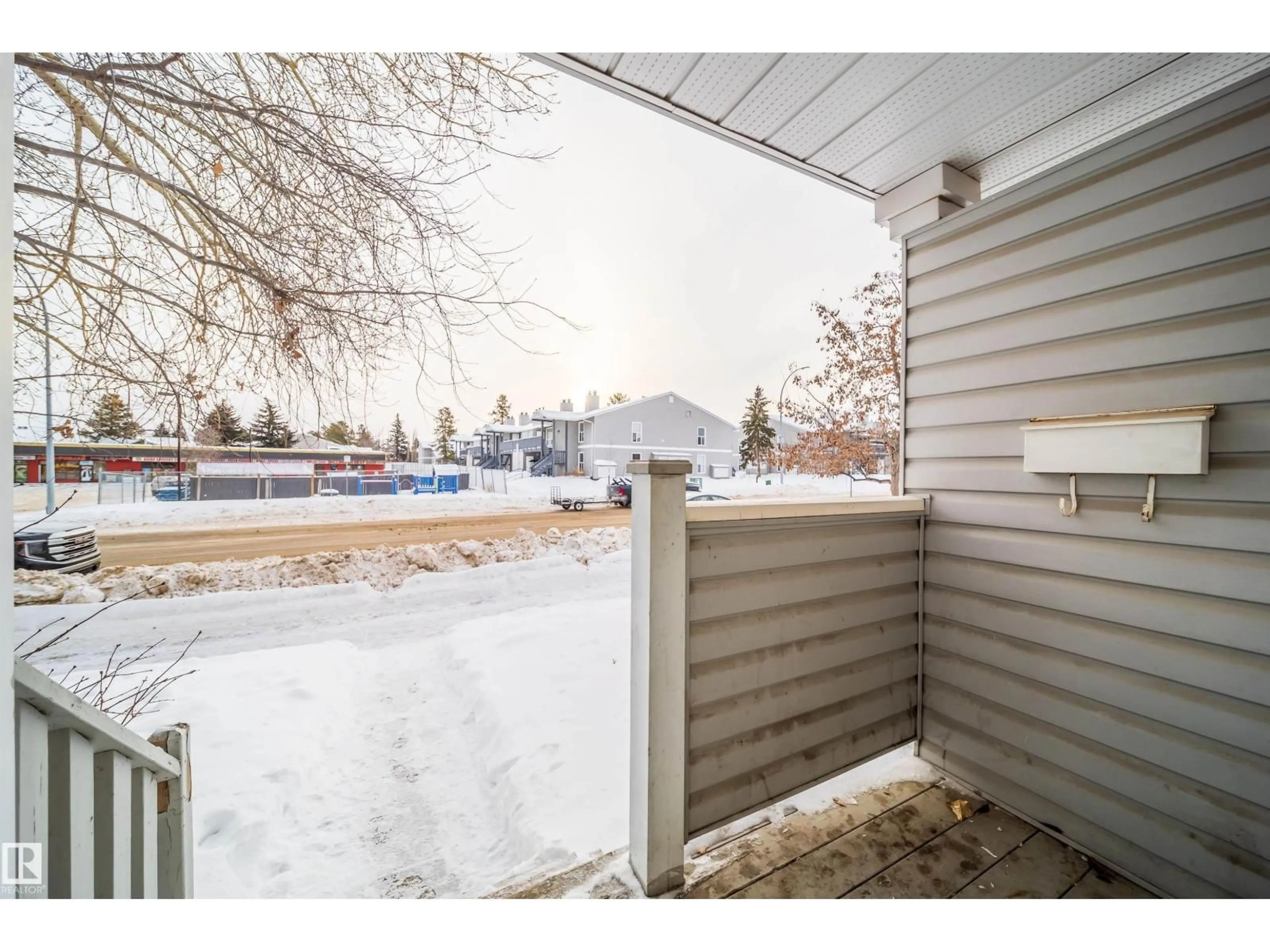 Patio, street for 1576 MILL WOODS RD E, Edmonton Alberta T6L6V5