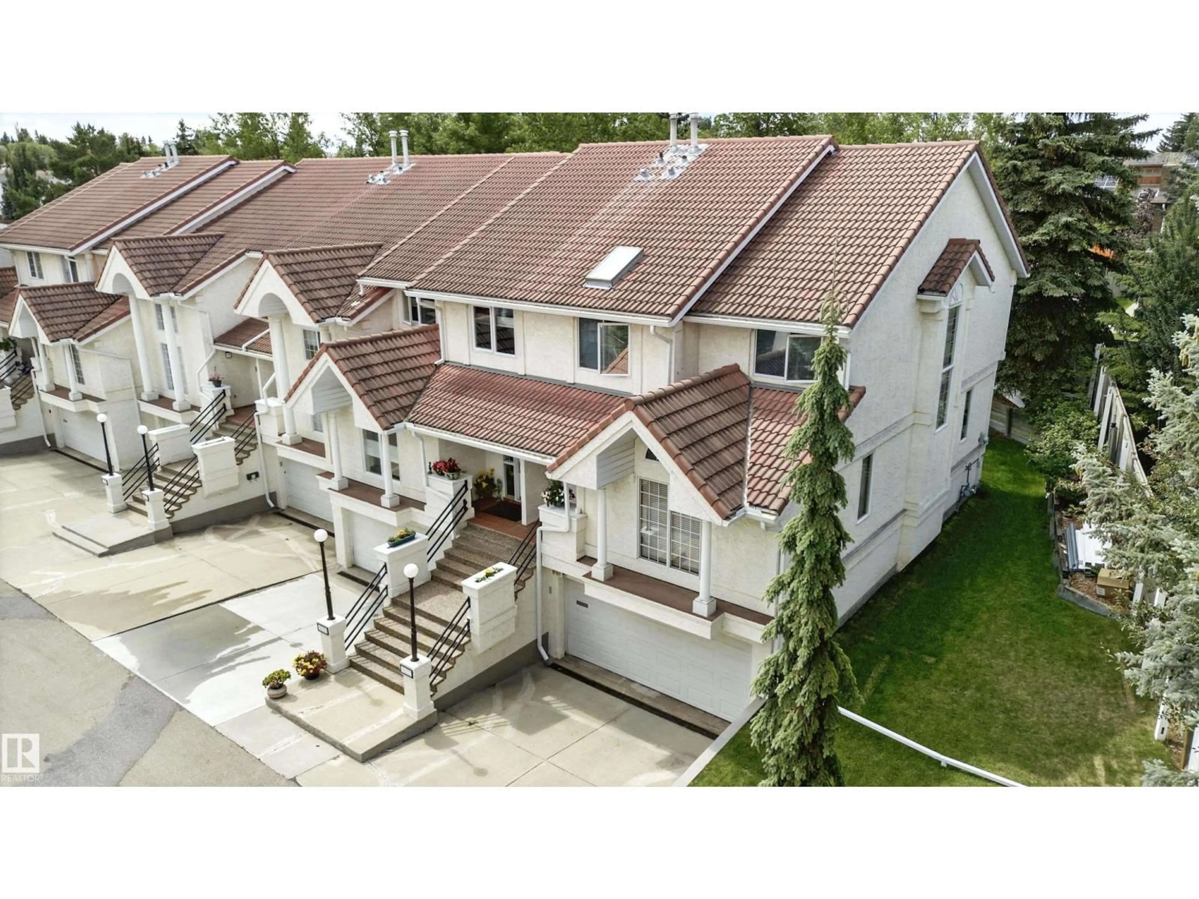 A pic from outside/outdoor area/front of a property/back of a property/a pic from drone, building for NW - 4632 151 ST, Edmonton Alberta T6H5N8