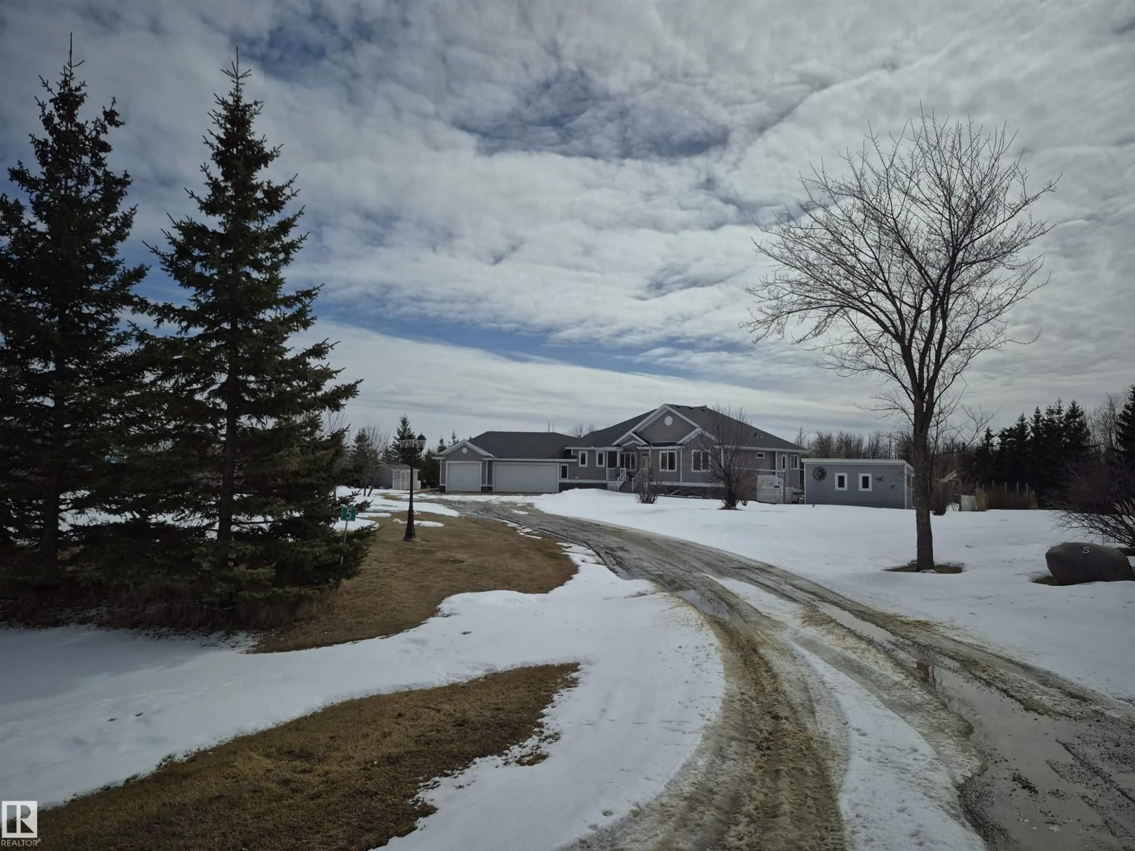 A pic from outside/outdoor area/front of a property/back of a property/a pic from drone, unknown for 53522 - 5 RGE ROAD 272, Rural Parkland County Alberta T7X3N2