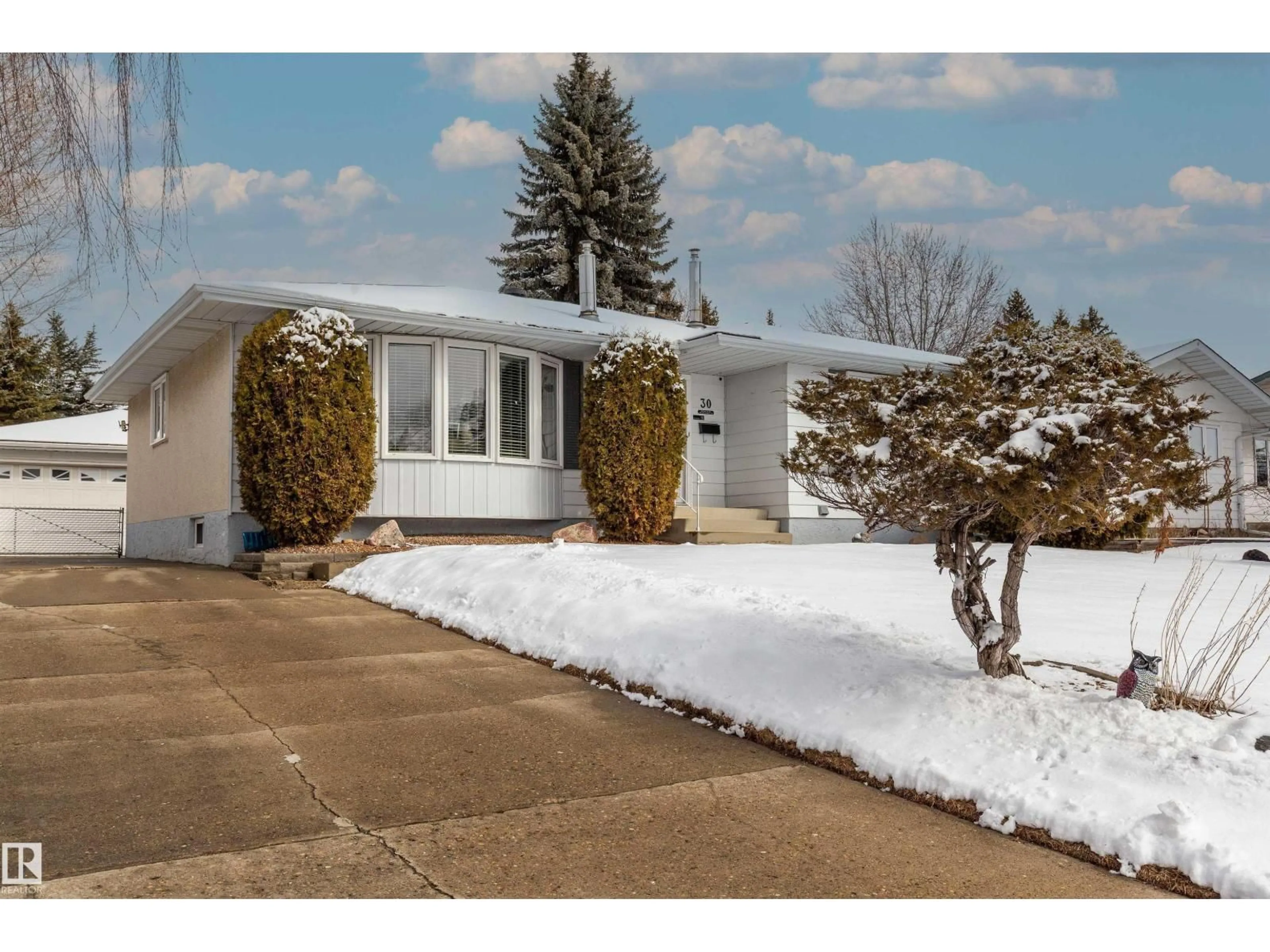 Home with vinyl exterior material, street for 30 GROVELAND RD, Sherwood Park Alberta T8A3G6