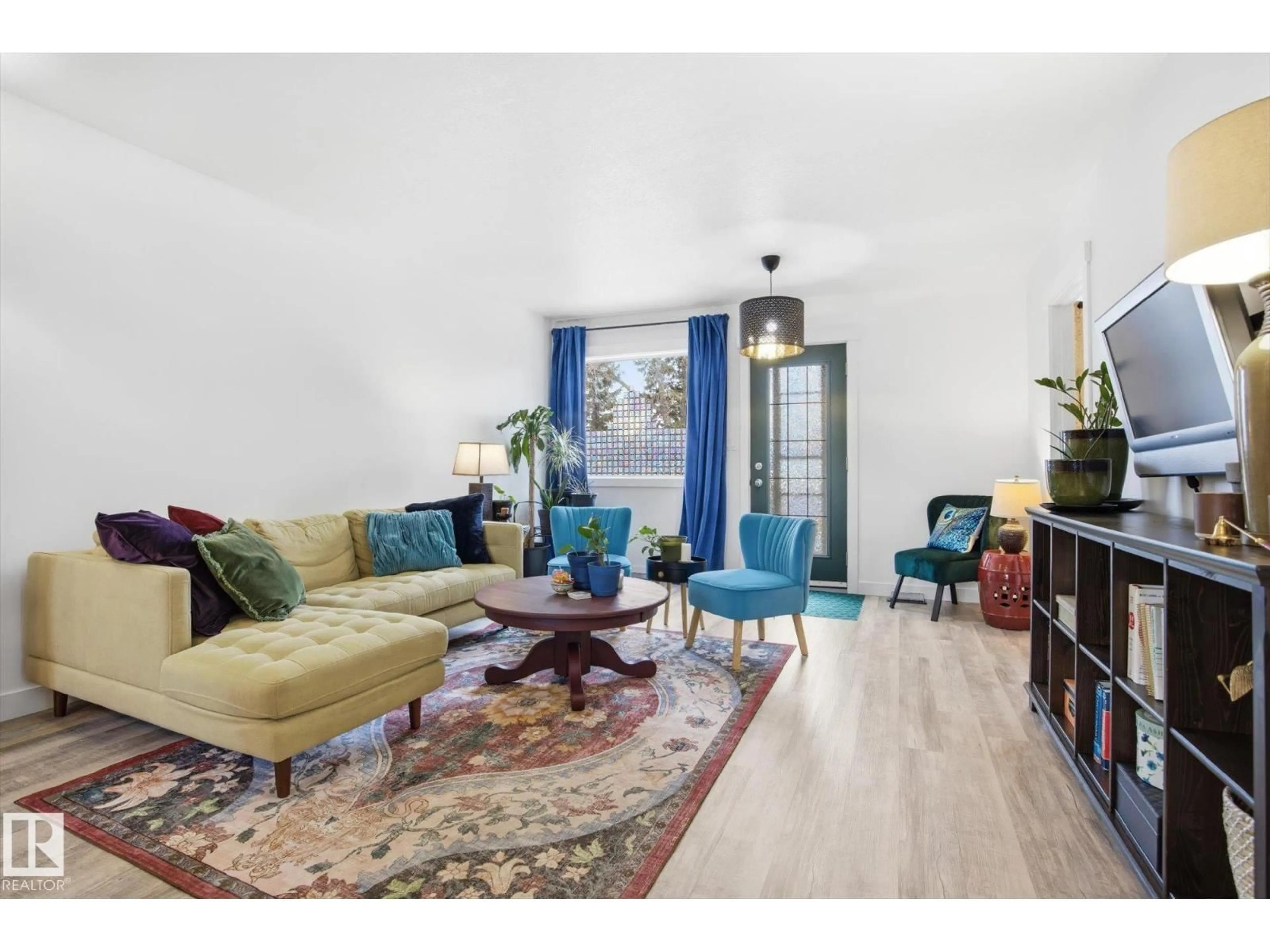 Living room with furniture, unknown for 11728 86 ST, Edmonton Alberta T5B3J8