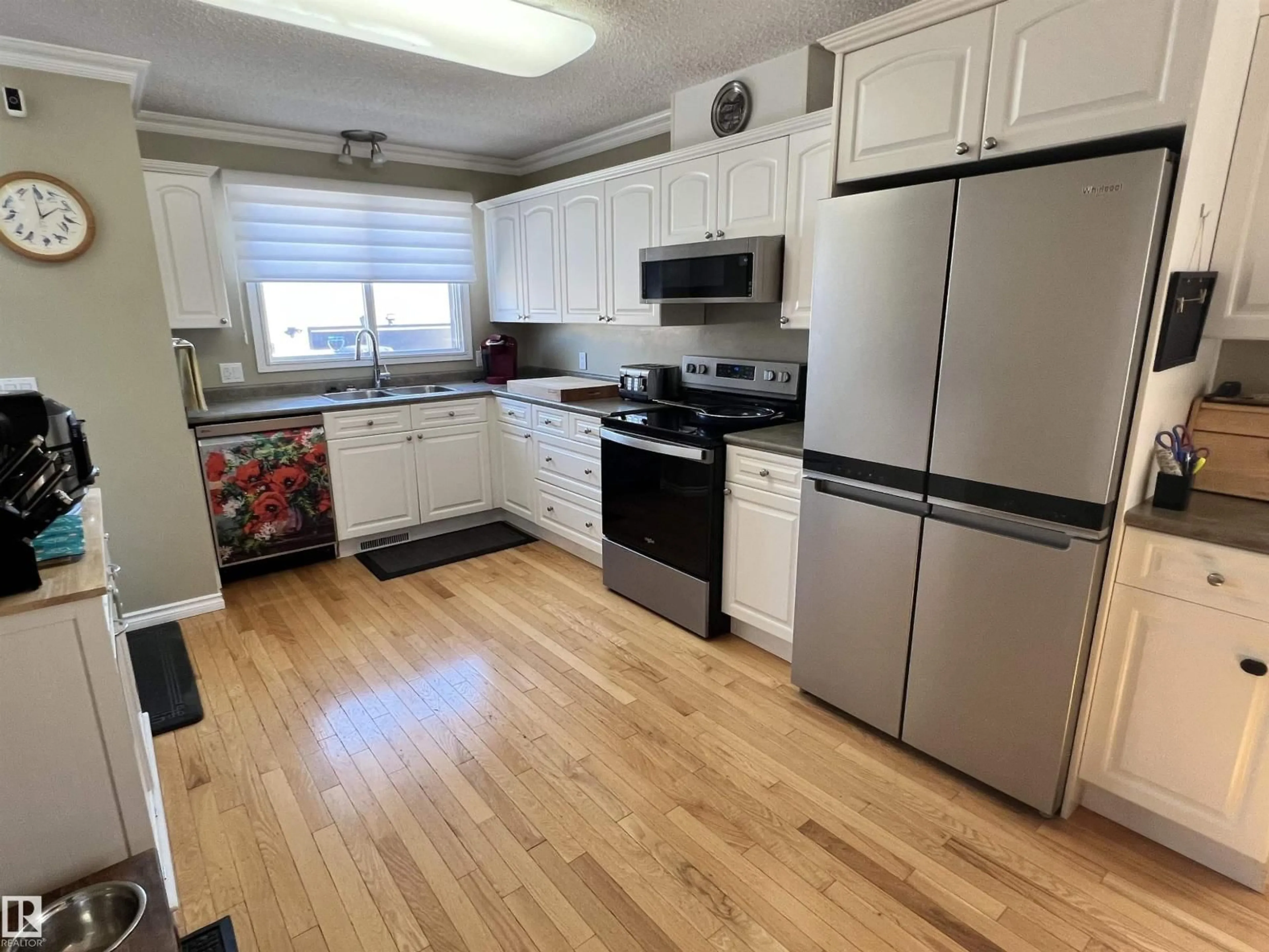 Standard kitchen, unknown for 4819 51 ST, Legal Alberta T0G1L0