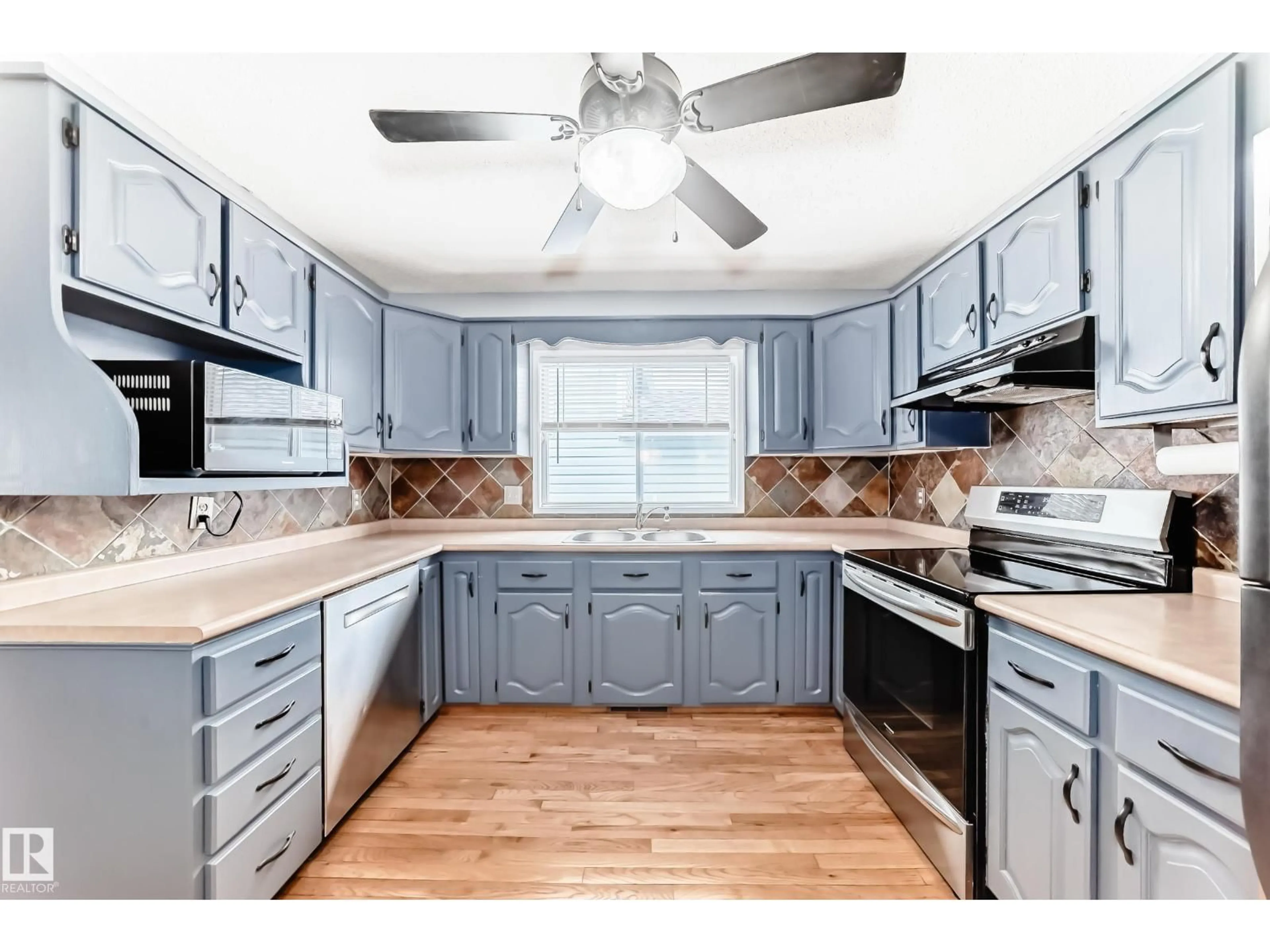 Standard kitchen, unknown for NW - 17819 91A ST, Edmonton Alberta T5Z2L2