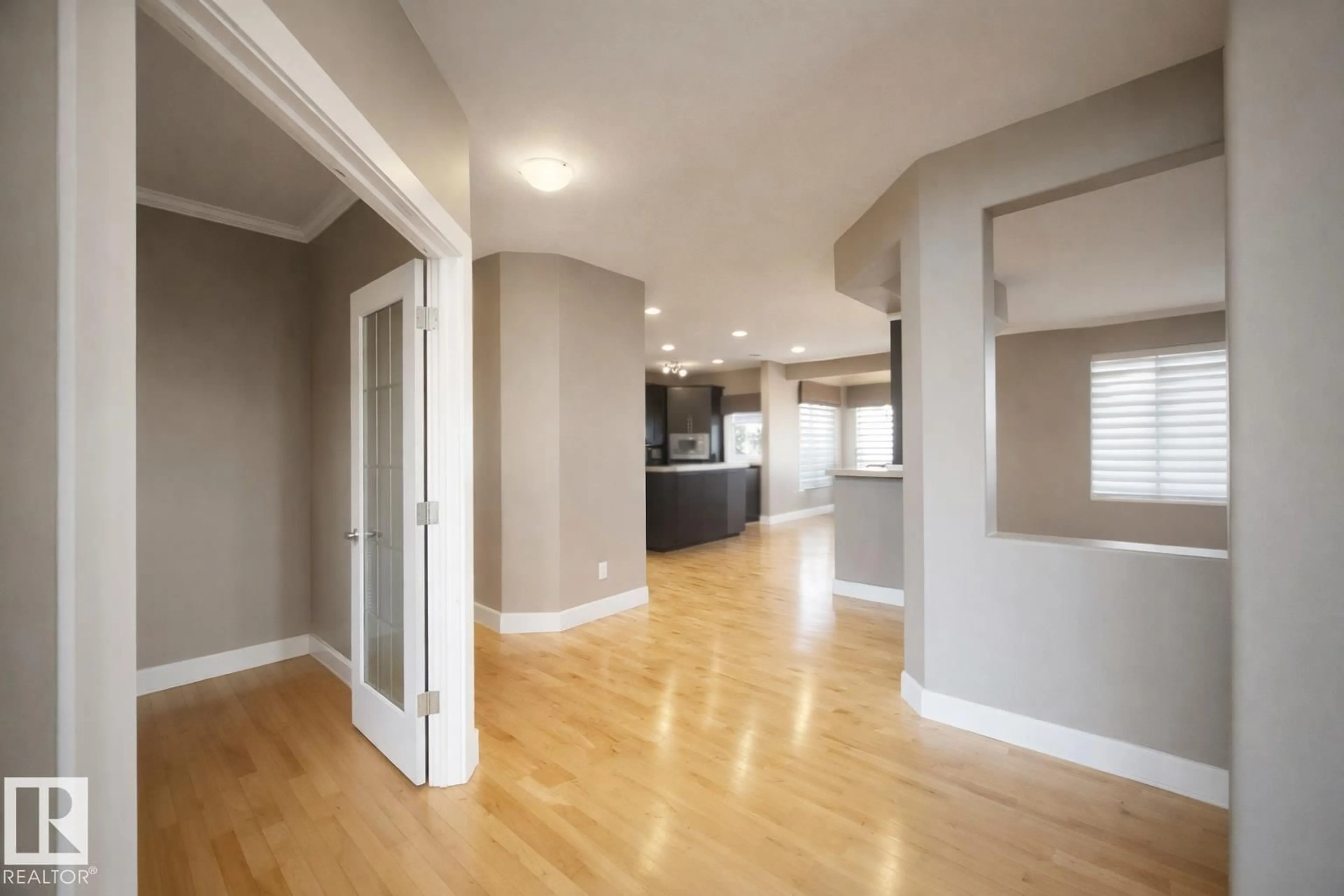 Unknown for 6712 18 AVE SW, Edmonton Alberta T6X0G9