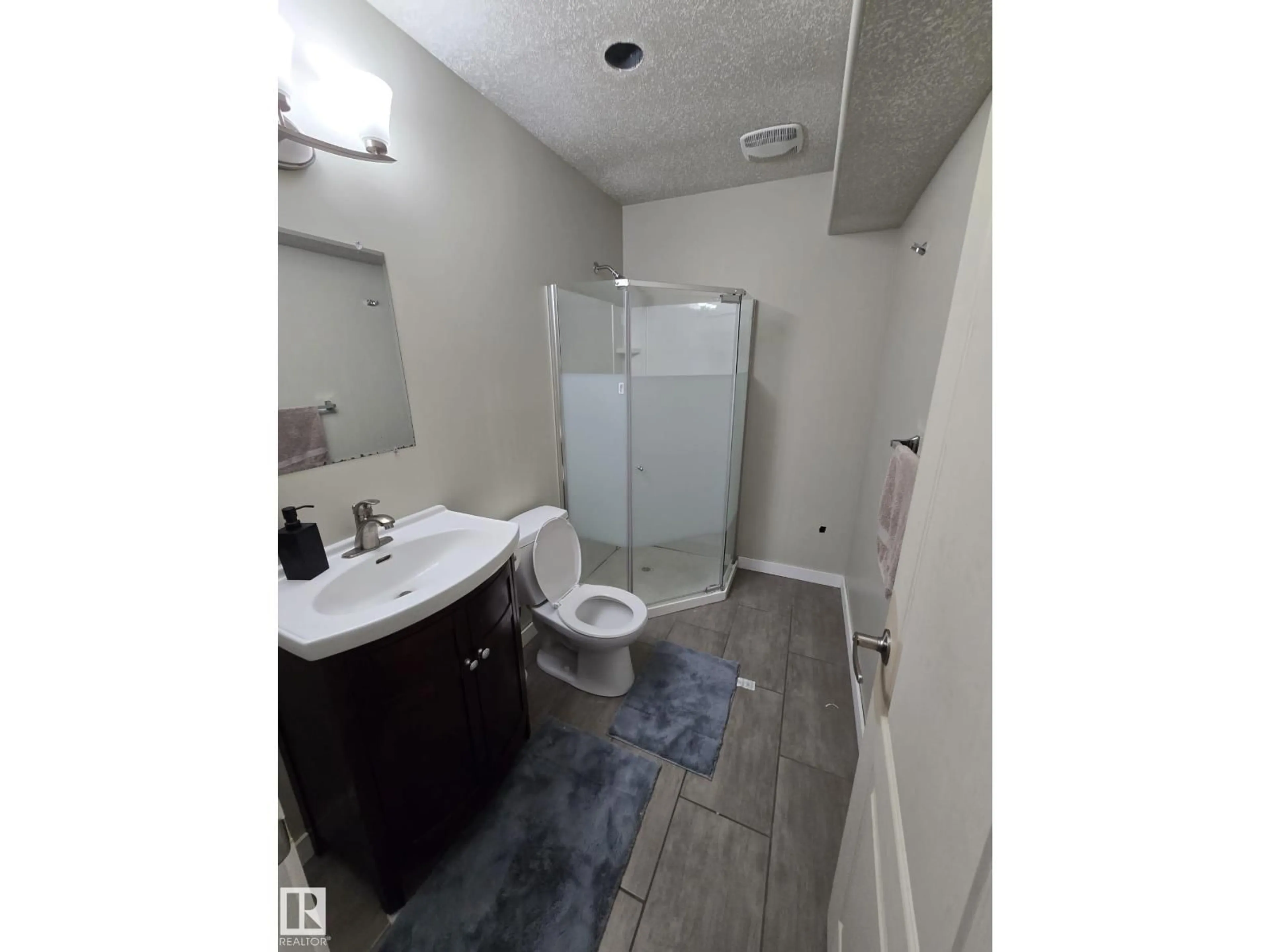 Standard bathroom, unknown for NW - 3311 21 ST, Edmonton Alberta T6T0C4