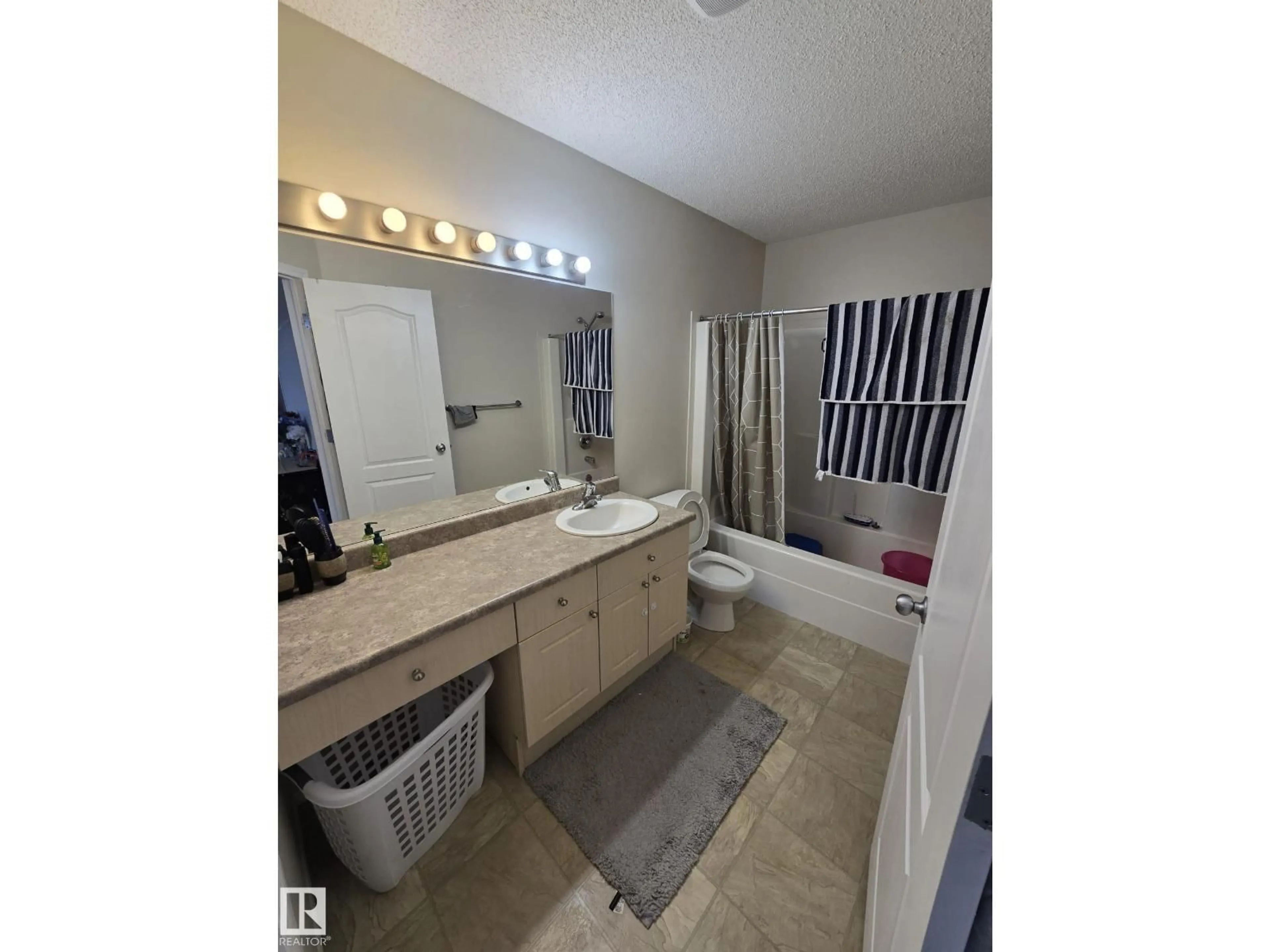 A pic of a room for NW - 3311 21 ST, Edmonton Alberta T6T0C4