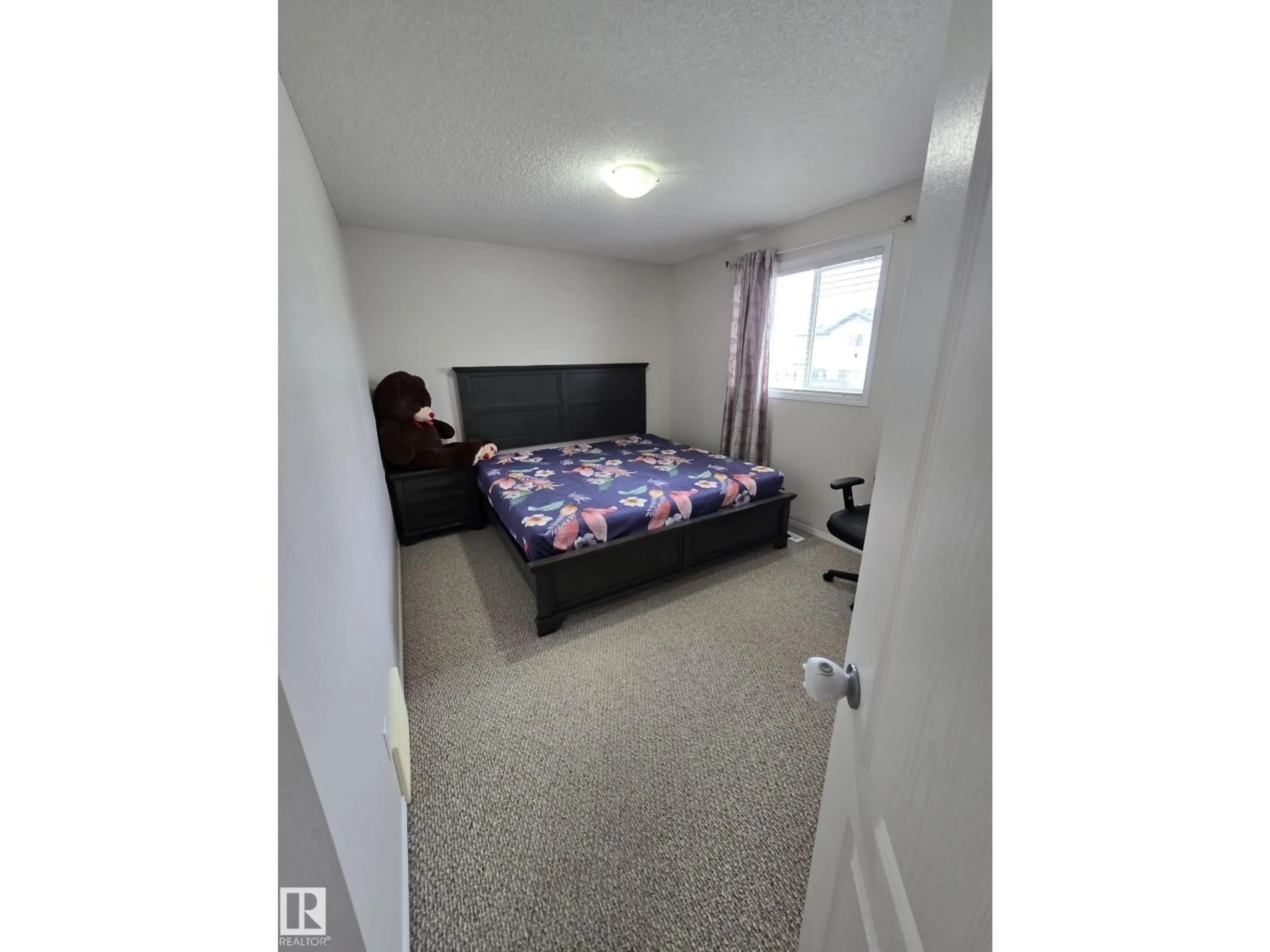 A pic of a room for NW - 3311 21 ST, Edmonton Alberta T6T0C4