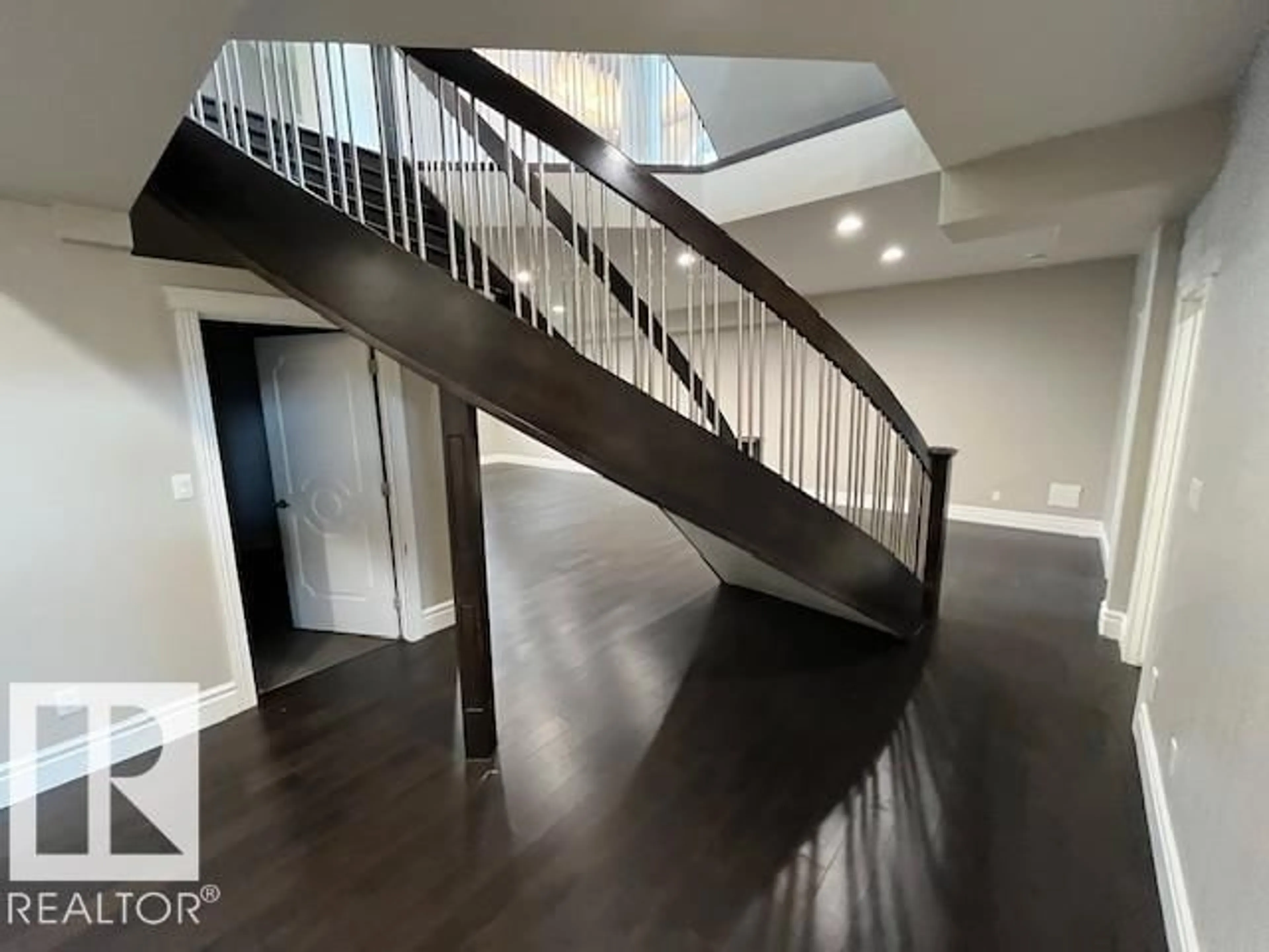 Stairs for 229 54302 RGE ROAD 250, Rural Sturgeon County Alberta T8T0C9