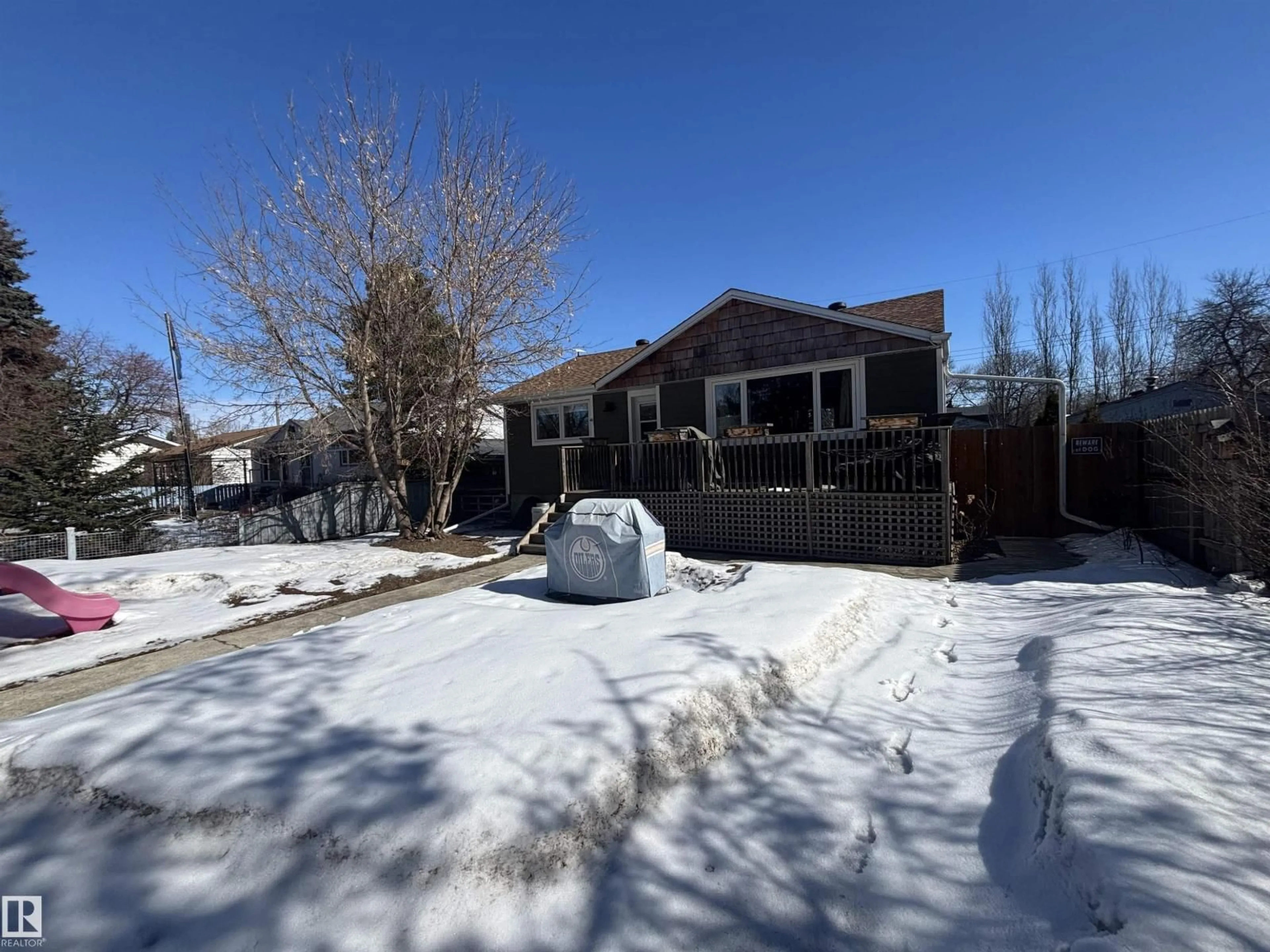 A pic from outside/outdoor area/front of a property/back of a property/a pic from drone, street for 21 ELIZABETH DR, Fort Saskatchewan Alberta T8L2M4