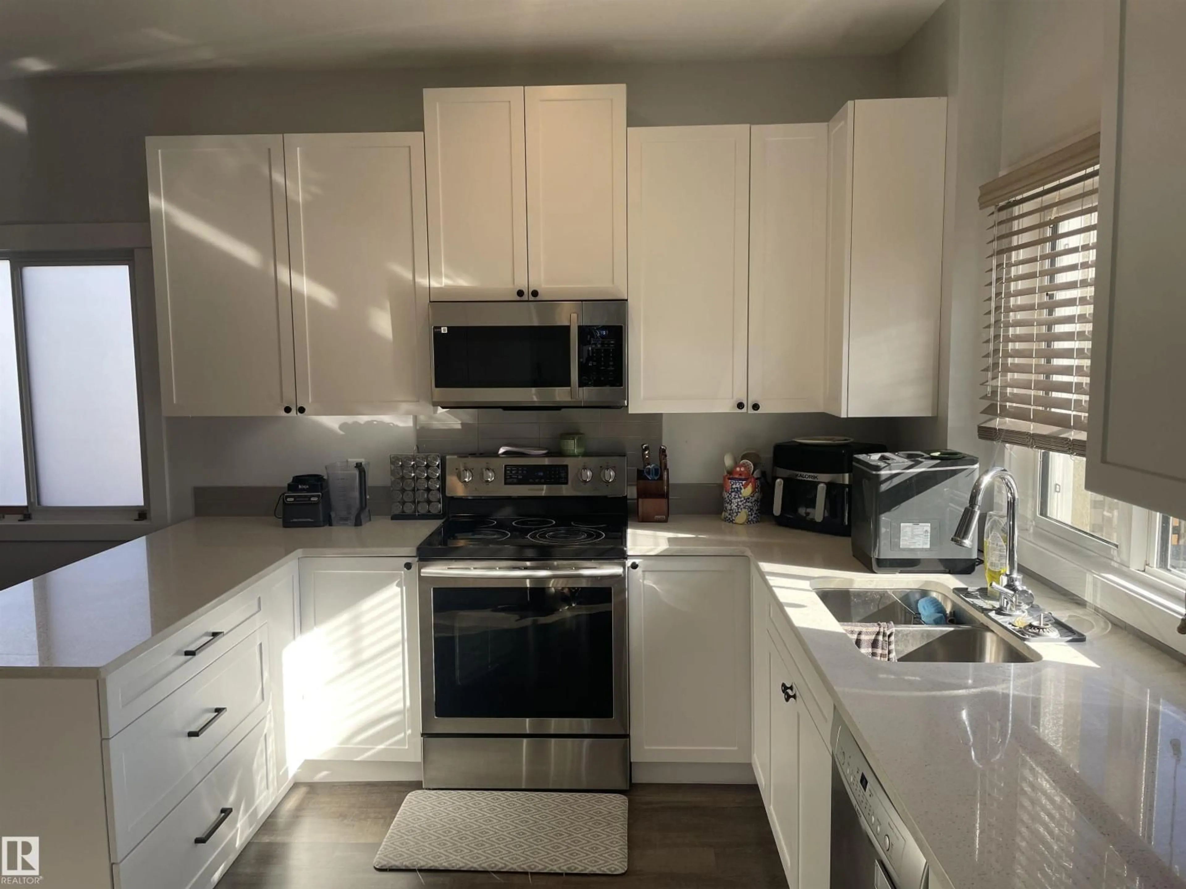 Unknown for 15220 105 AV, Edmonton Alberta T5P4J9