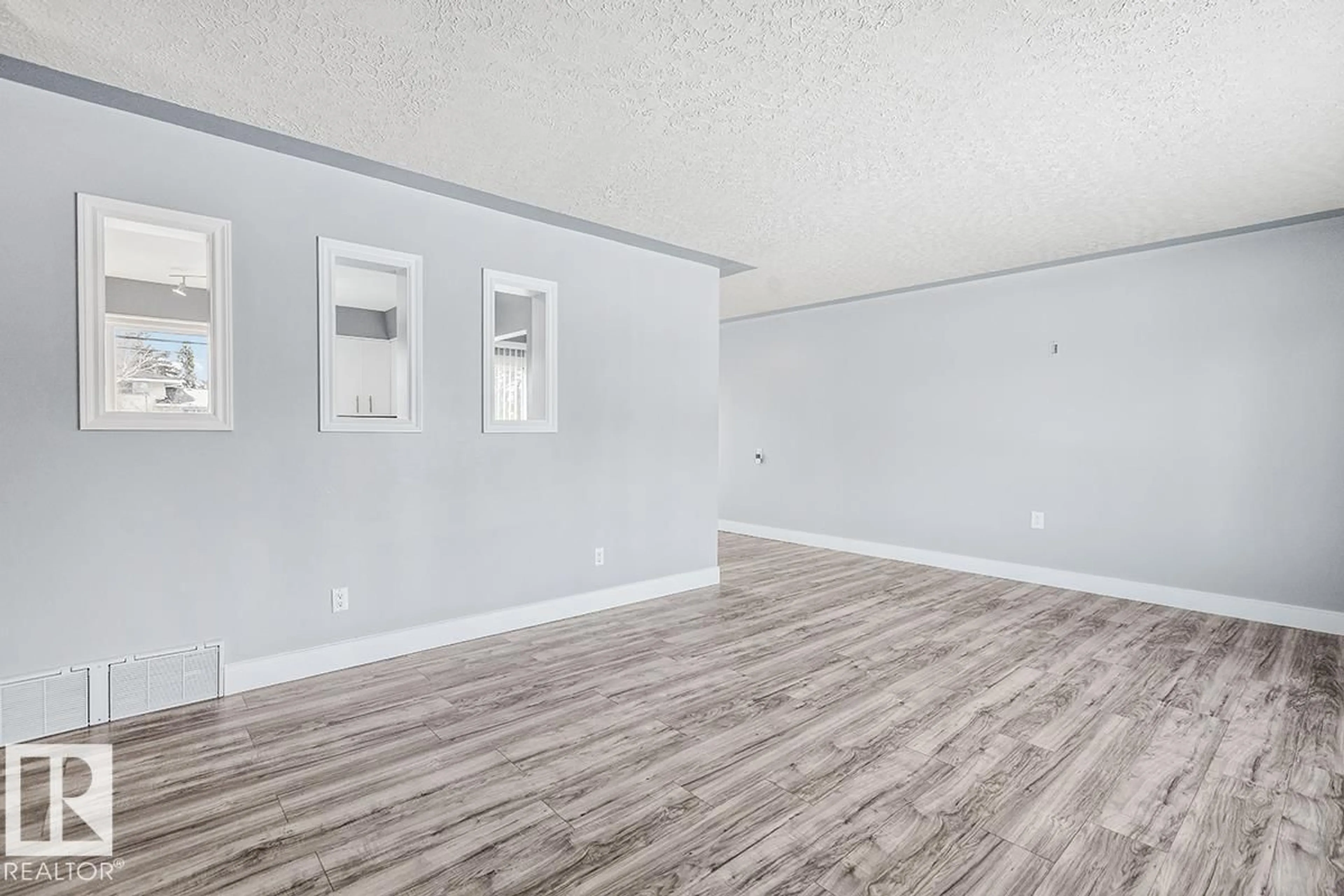 A pic of a room for NW - 11507 44A AV, Edmonton Alberta T6J1A2