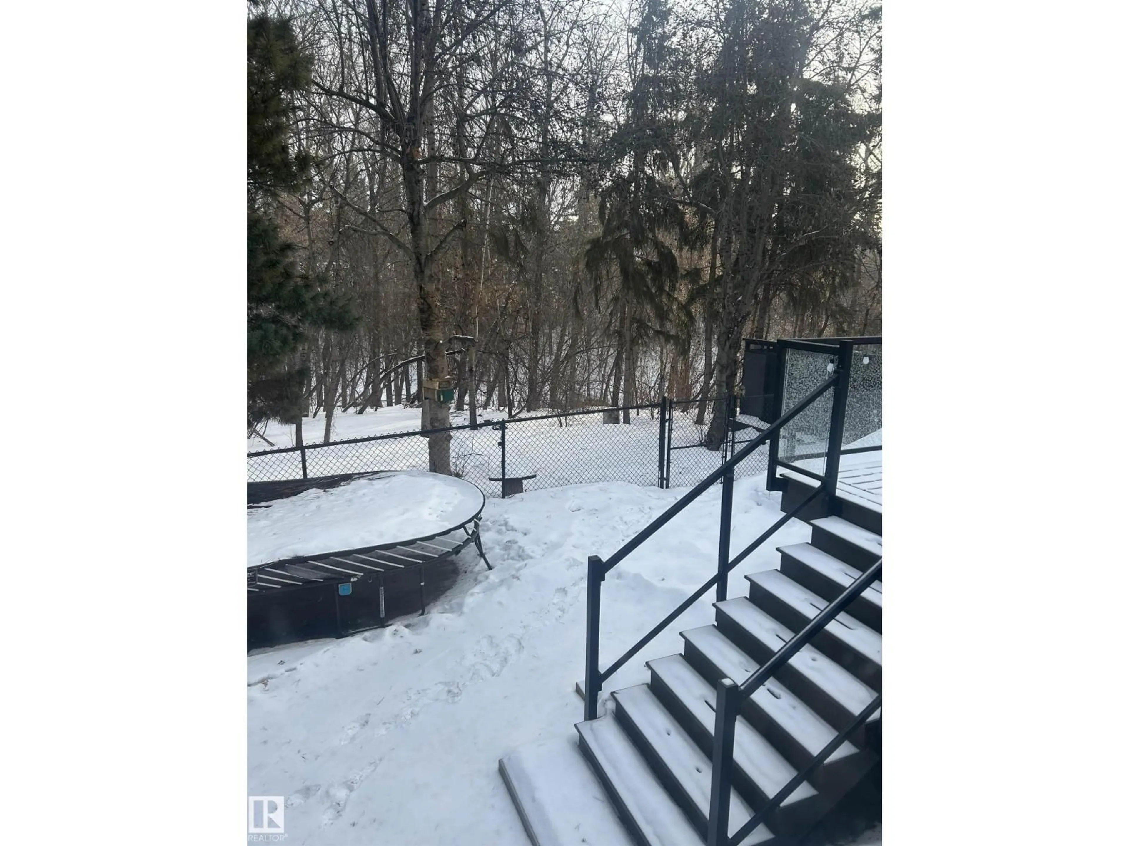 Stairs for 39 FAIR OAKS DR, St. Albert Alberta T8N1P7